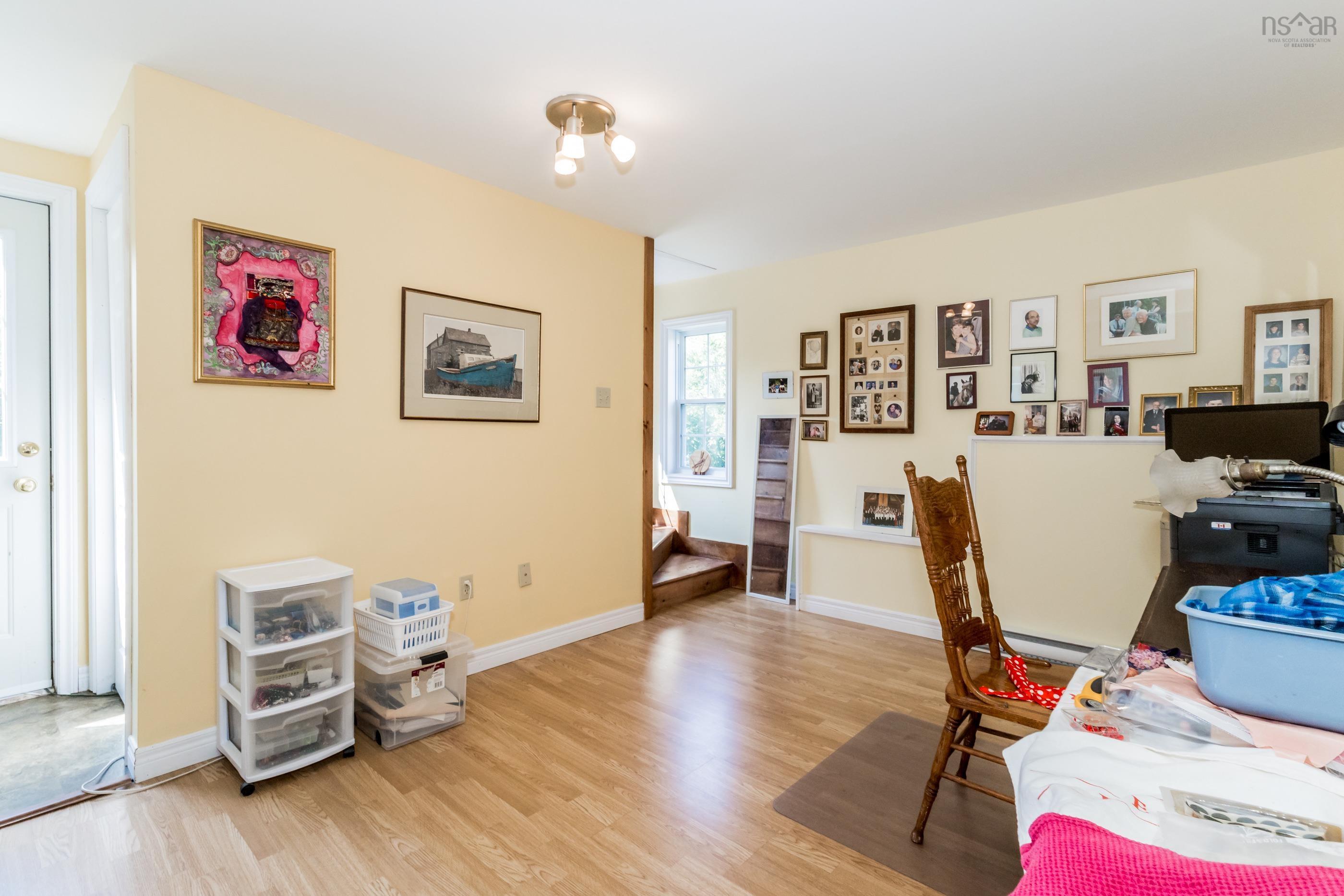 $415,000.00: 40 Wall Street, Canada Creek