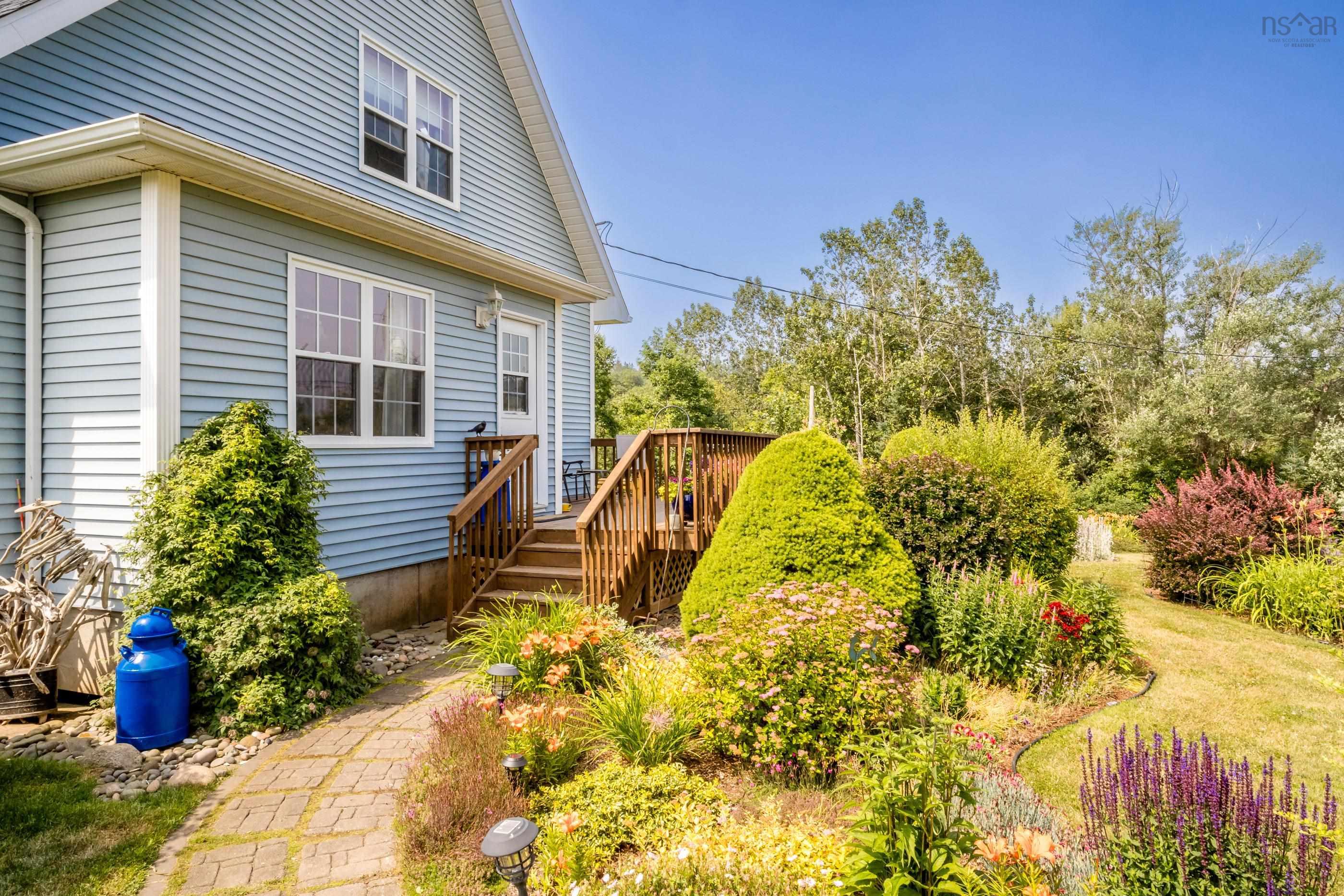 $415,000.00: 40 Wall Street, Canada Creek