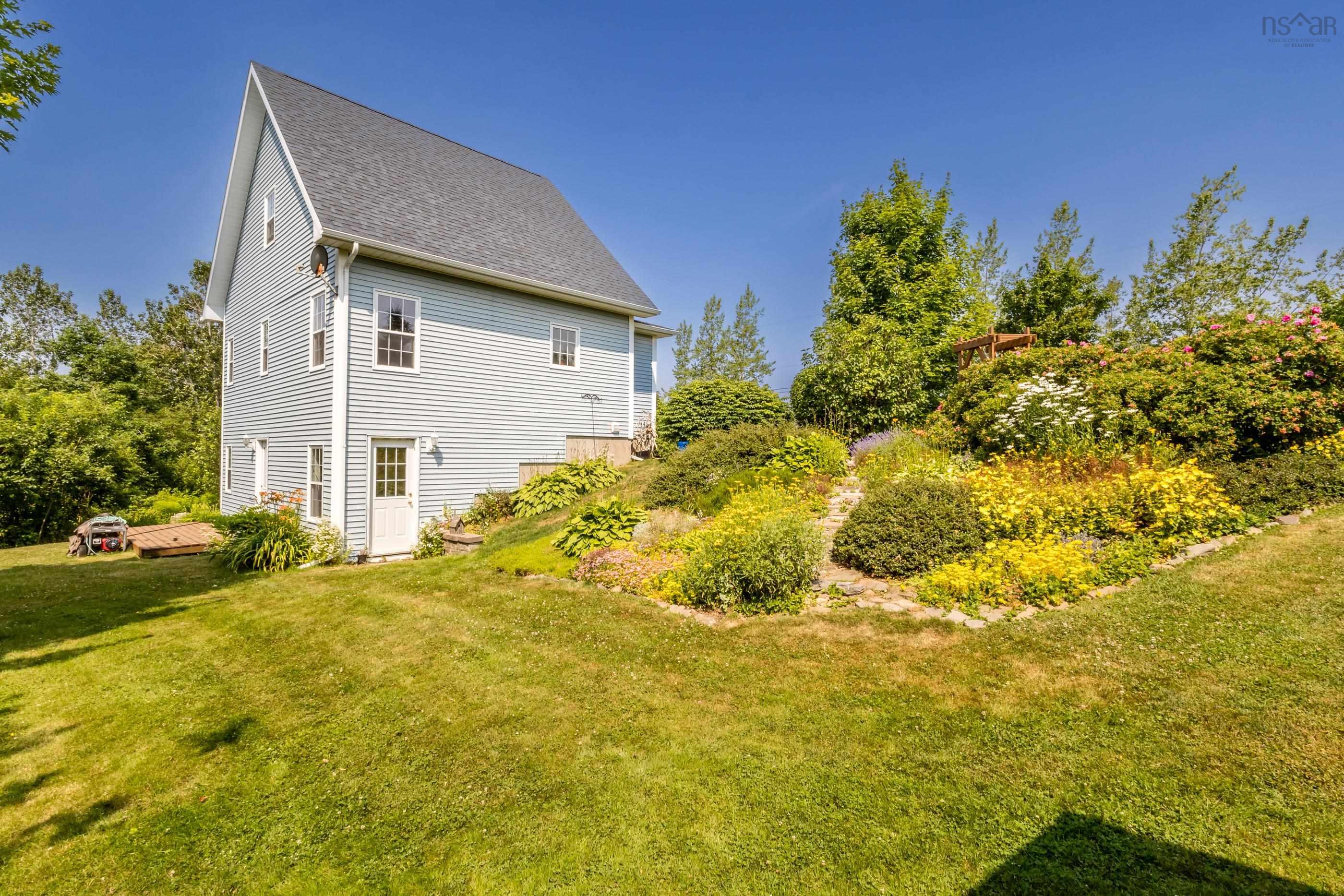 $415,000.00: 40 Wall Street, Canada Creek