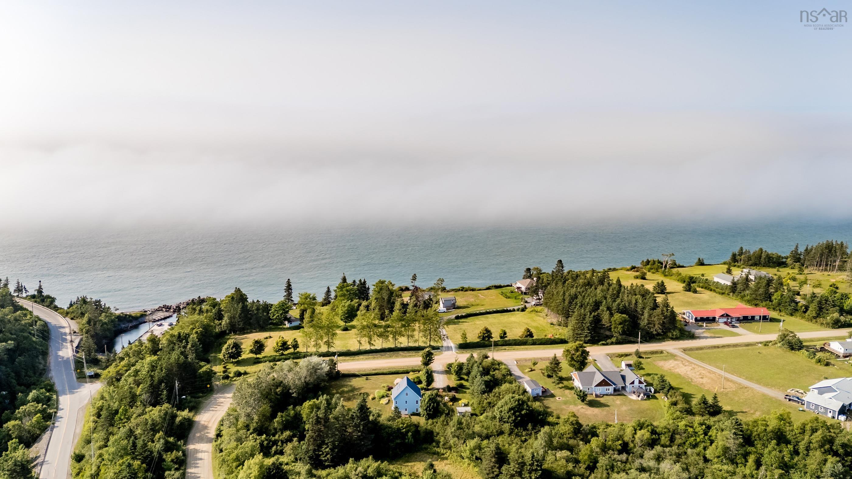 $415,000.00: 40 Wall Street, Canada Creek