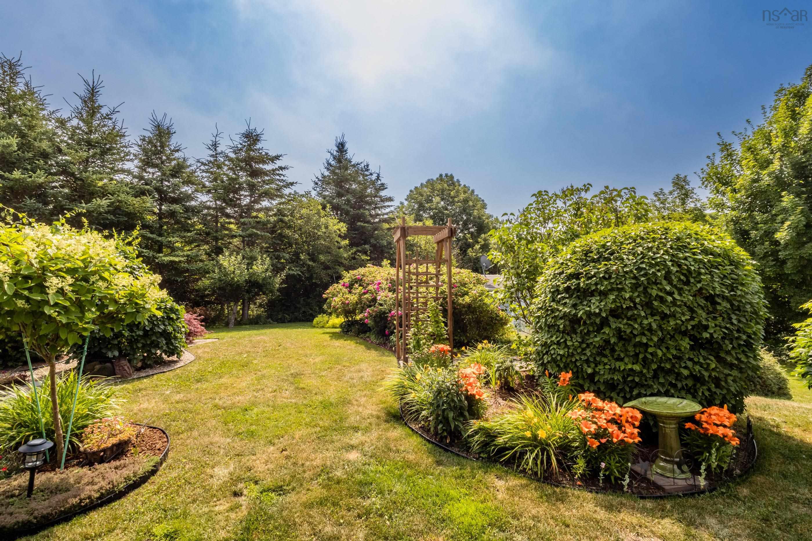 $415,000.00: 40 Wall Street, Canada Creek