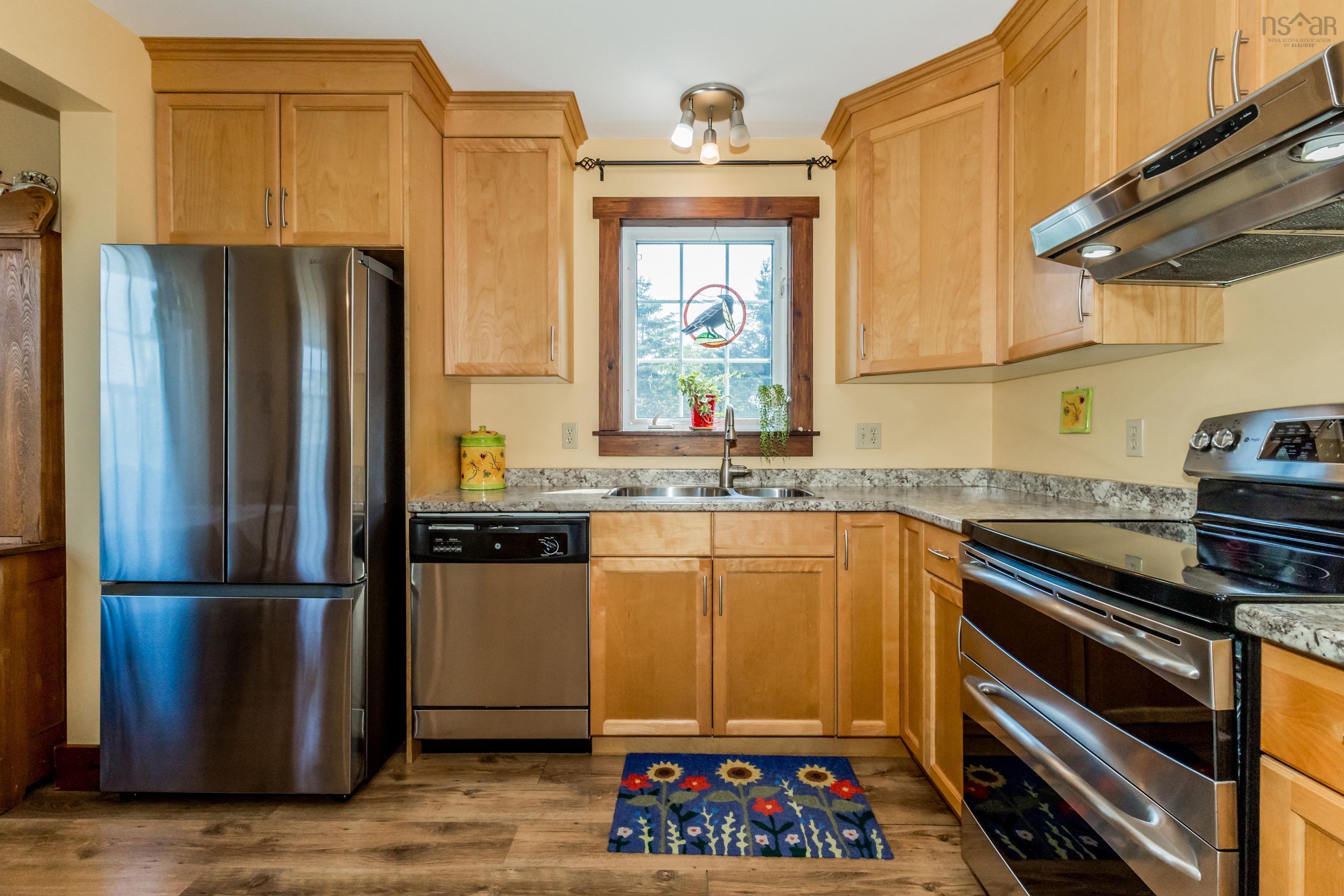 $415,000.00: 40 Wall Street, Canada Creek