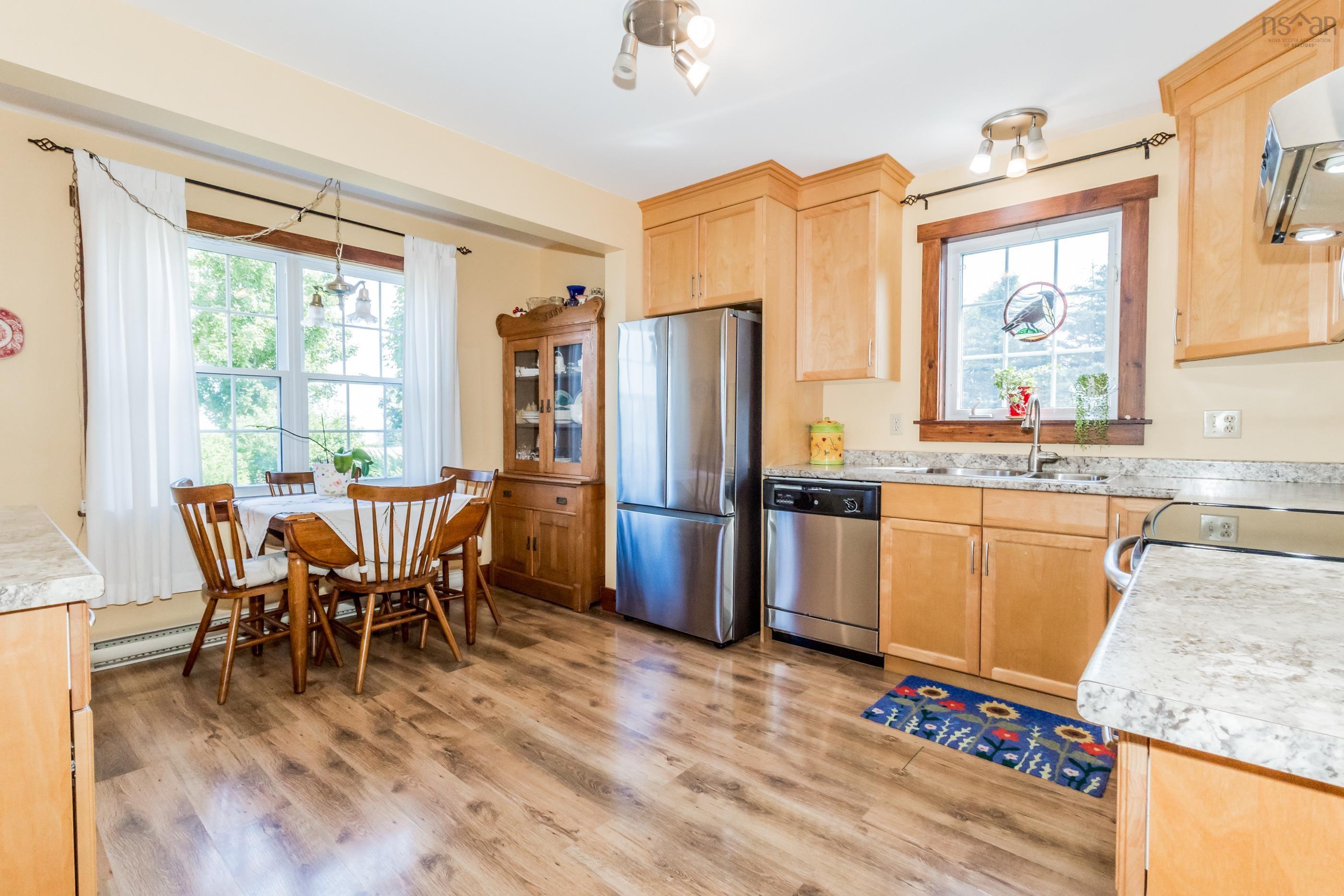 $415,000.00: 40 Wall Street, Canada Creek