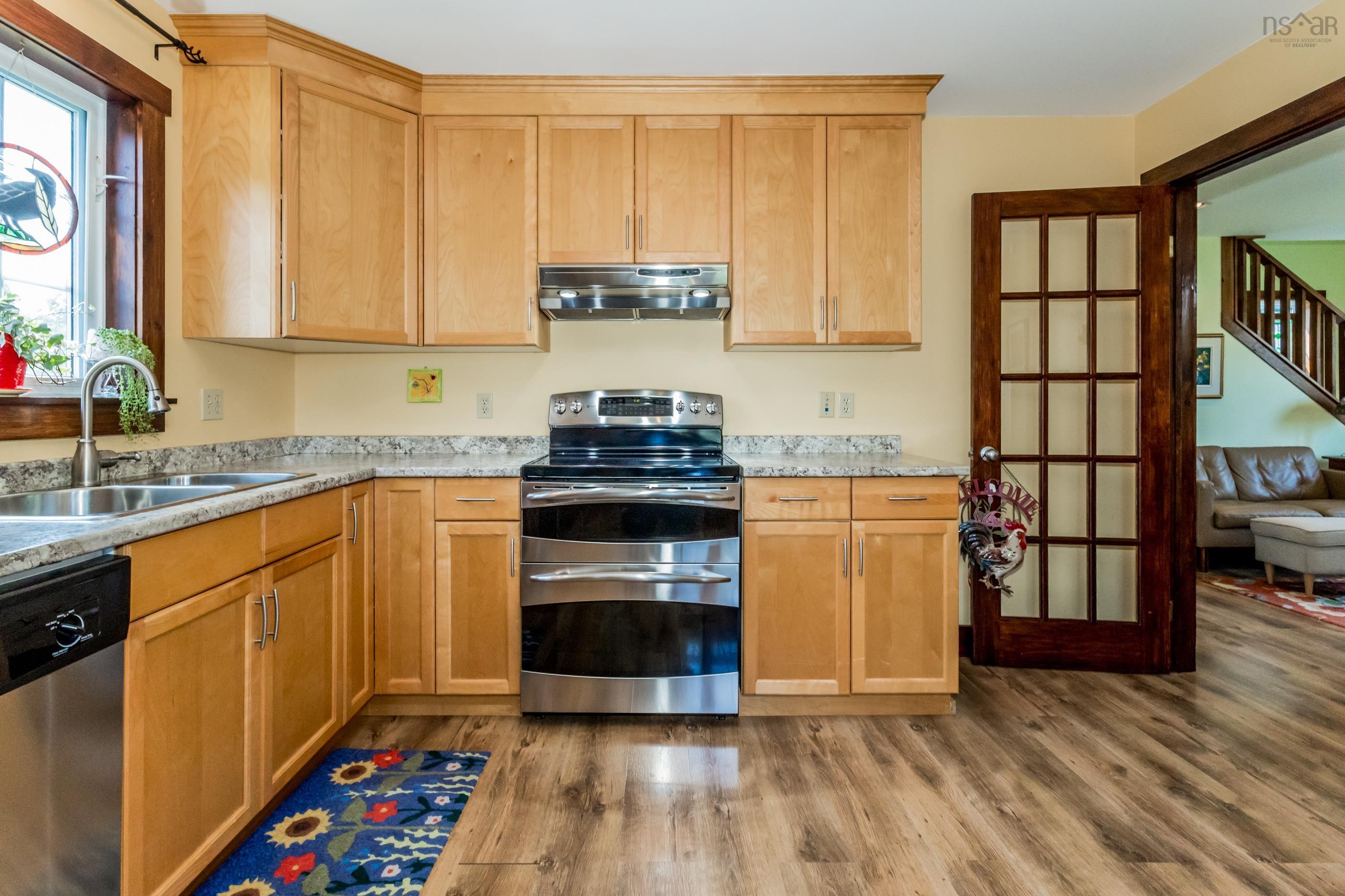 $415,000.00: 40 Wall Street, Canada Creek