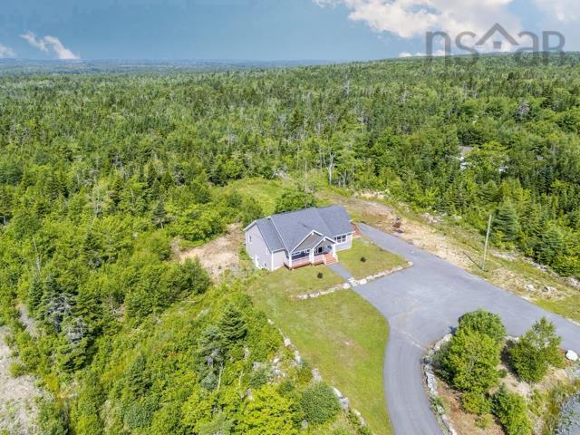 $650,000.00: 210 Keltic Drive, Lawrencetown