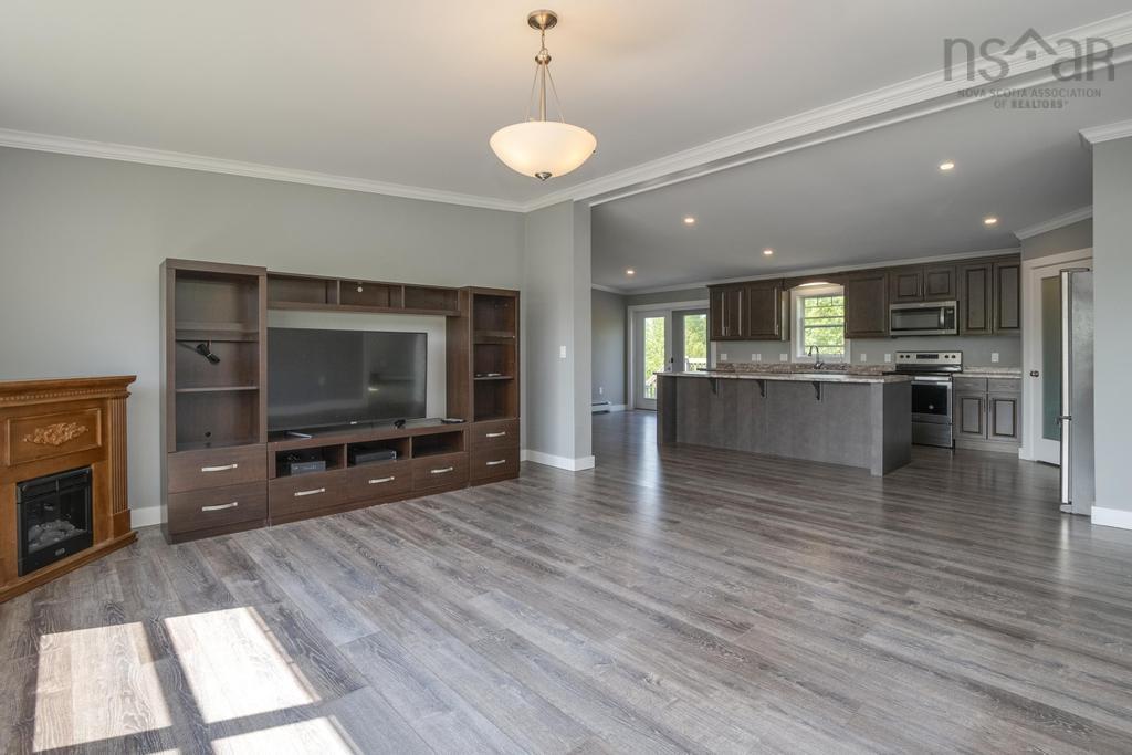 $650,000.00: 210 Keltic Drive, Lawrencetown