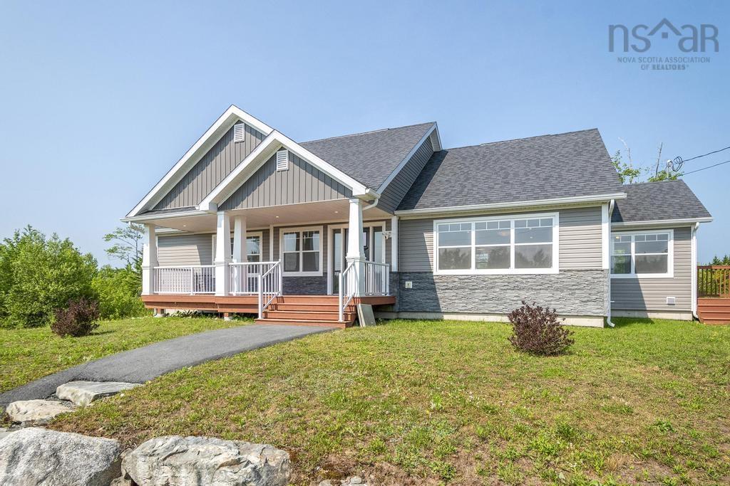 $650,000.00: 210 Keltic Drive, Lawrencetown