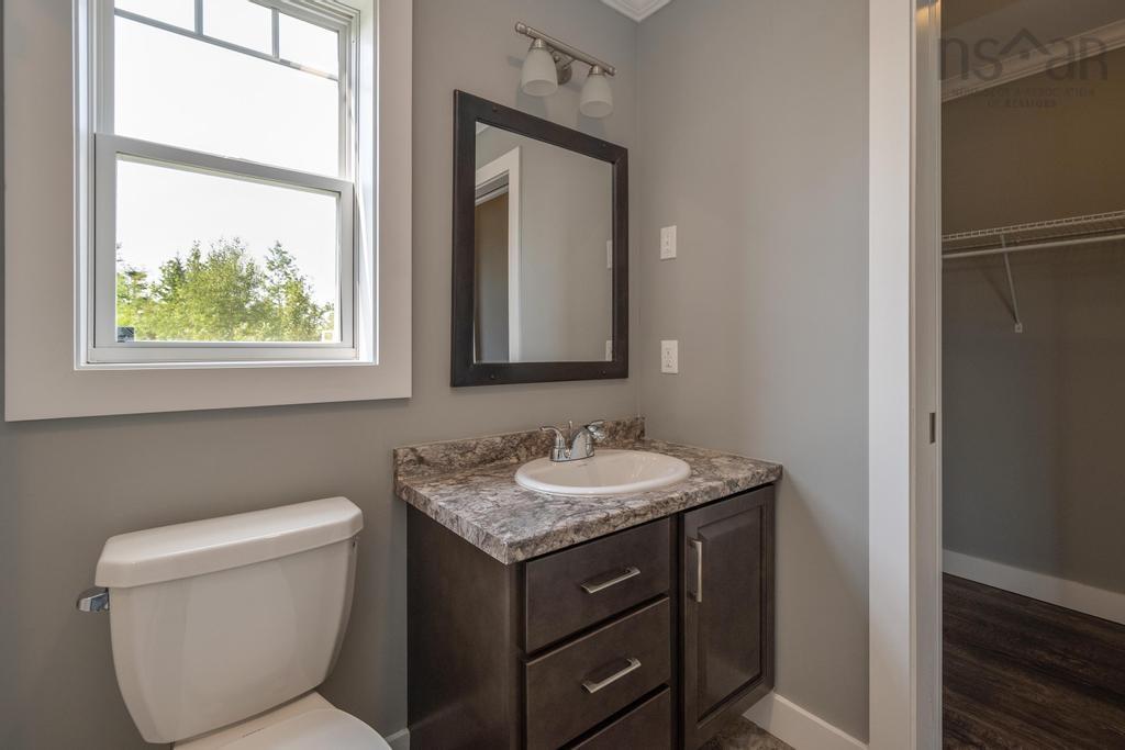 $650,000.00: 210 Keltic Drive, Lawrencetown