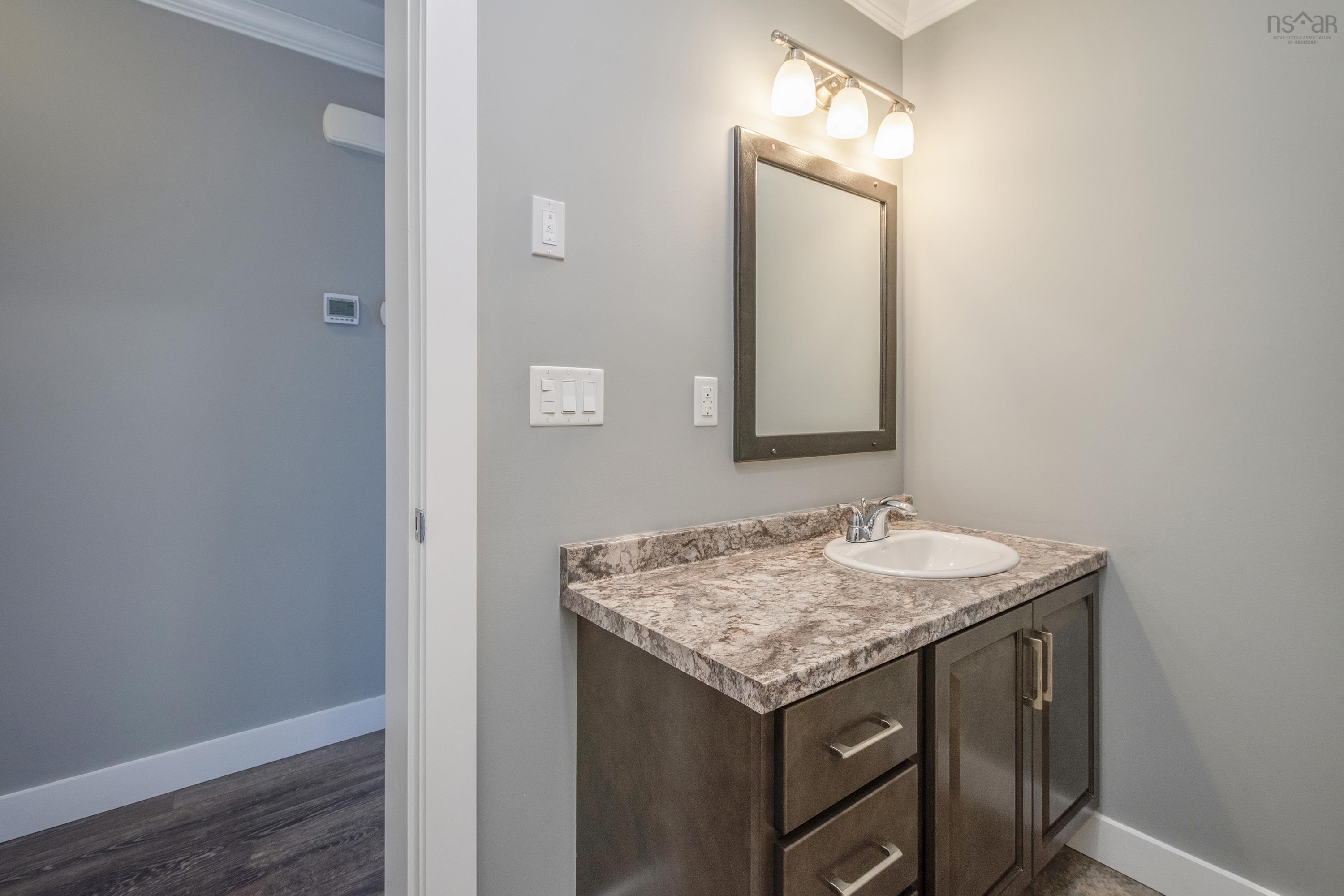 $650,000.00: 210 Keltic Drive, Lawrencetown