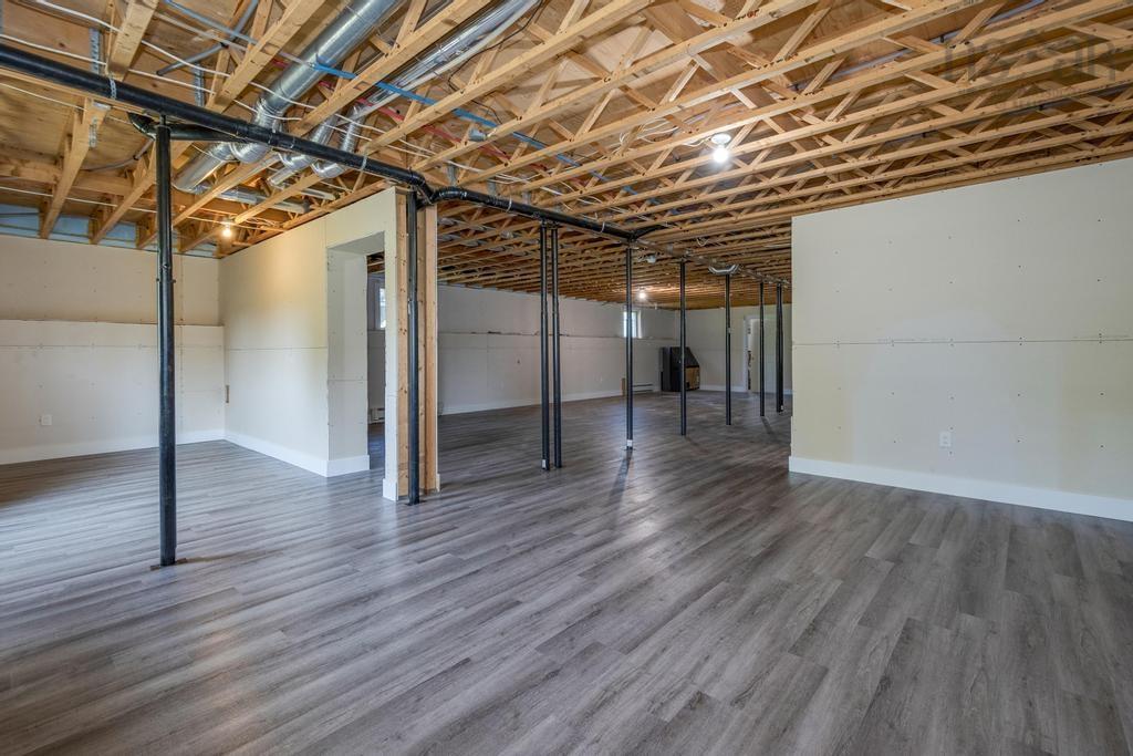 $650,000.00: 210 Keltic Drive, Lawrencetown