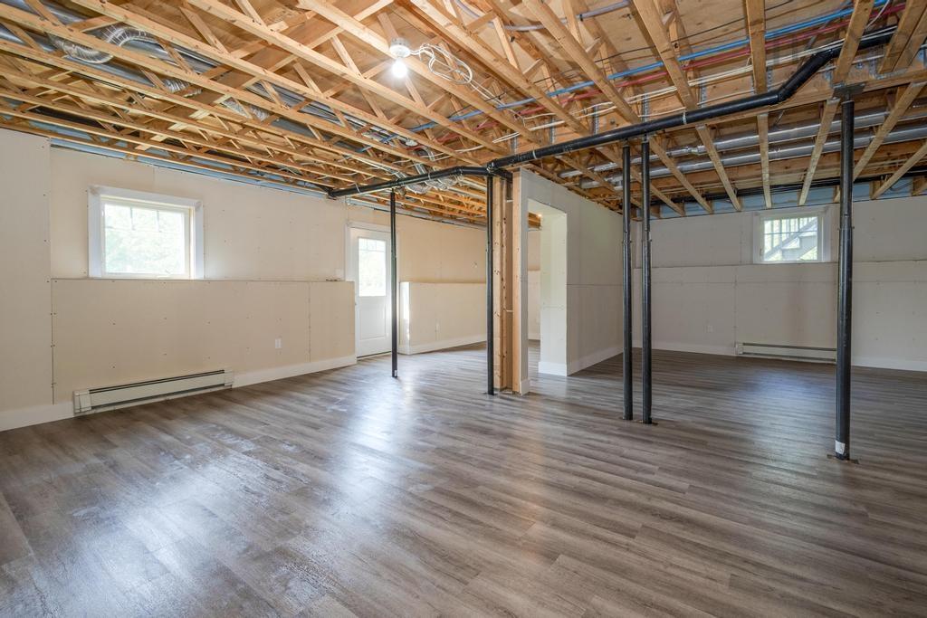 $650,000.00: 210 Keltic Drive, Lawrencetown