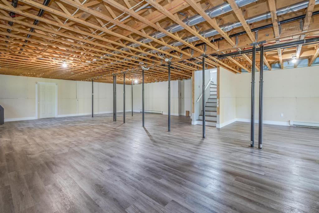 $650,000.00: 210 Keltic Drive, Lawrencetown