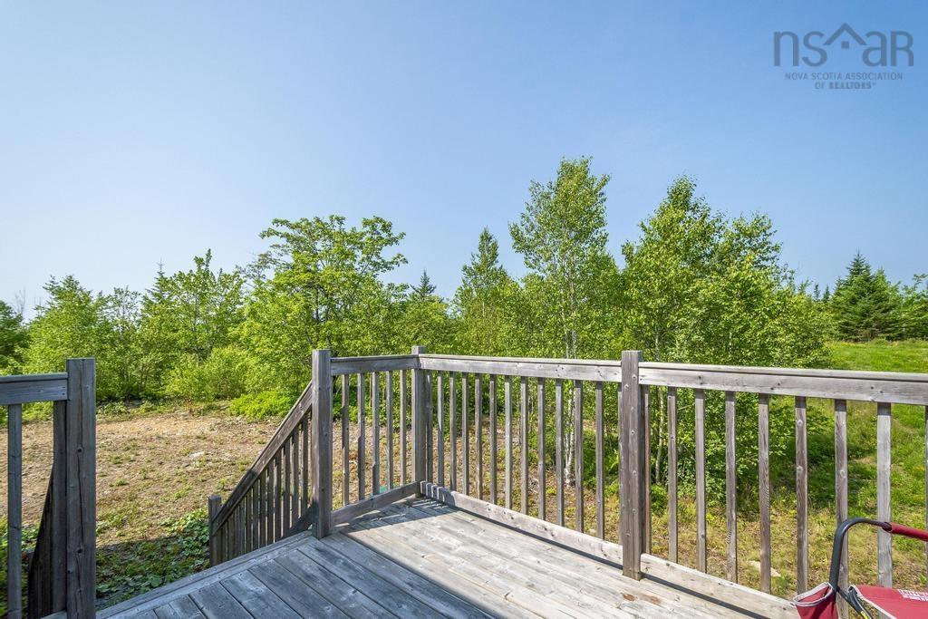 $650,000.00: 210 Keltic Drive, Lawrencetown