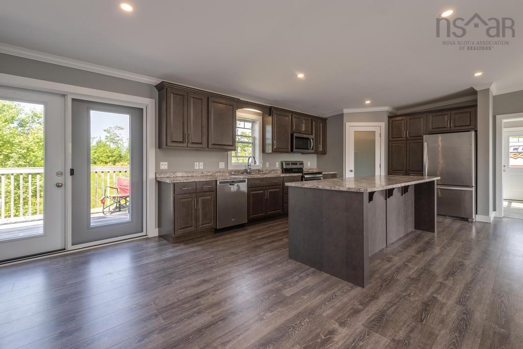 $650,000.00: 210 Keltic Drive, Lawrencetown