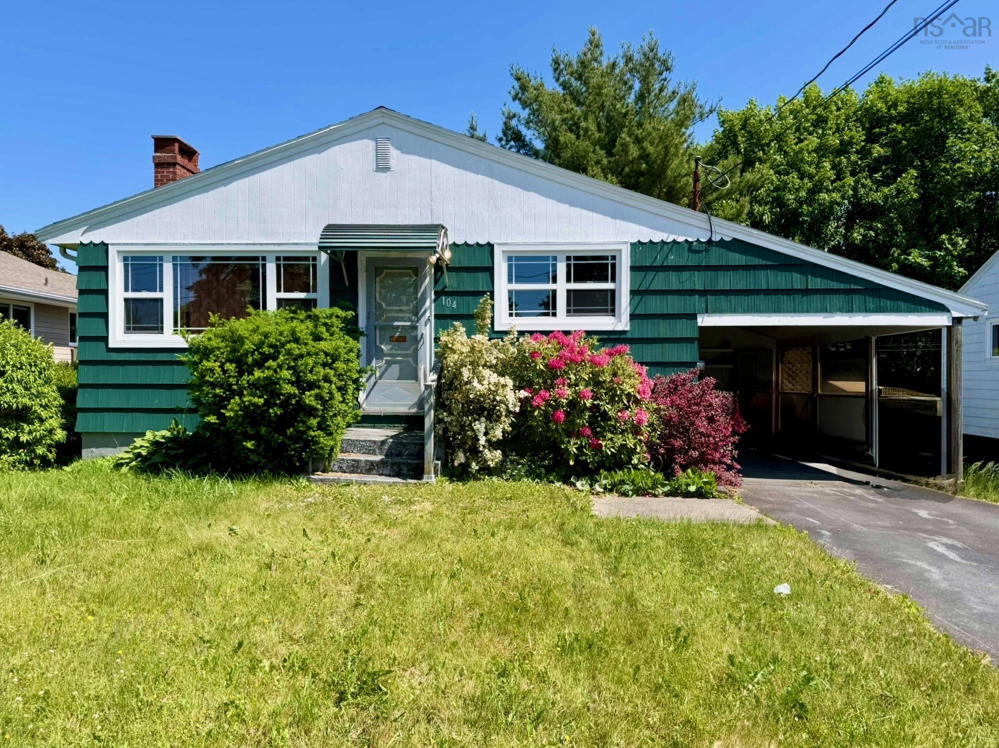 $399,900.00: 104 Symonds Street, Dartmouth