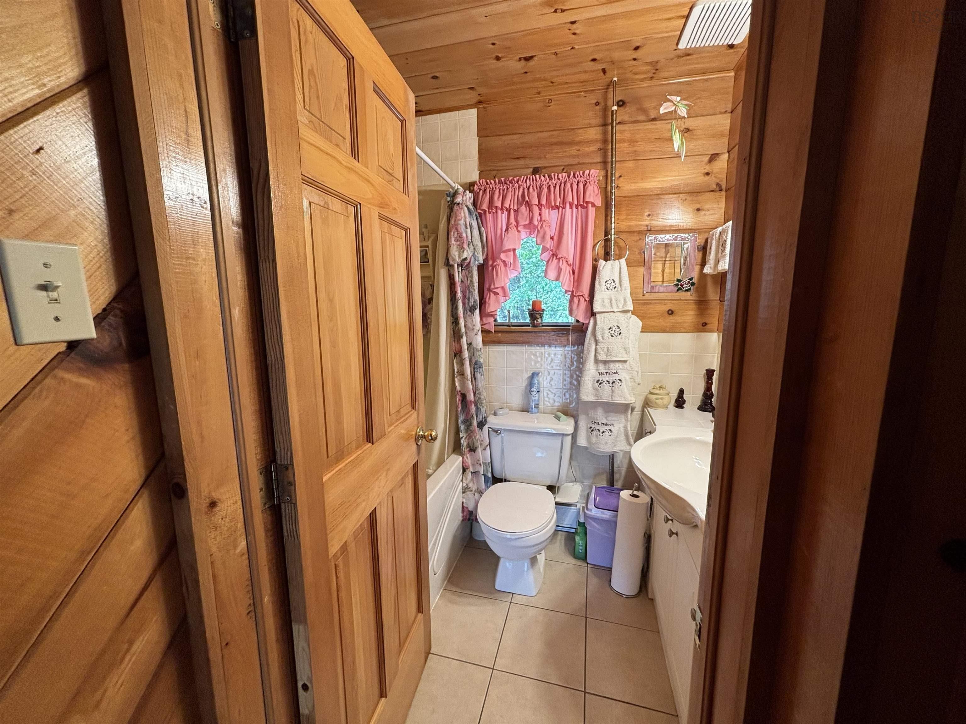 $349,900.00: 222 Dean Lake Road, Westfield