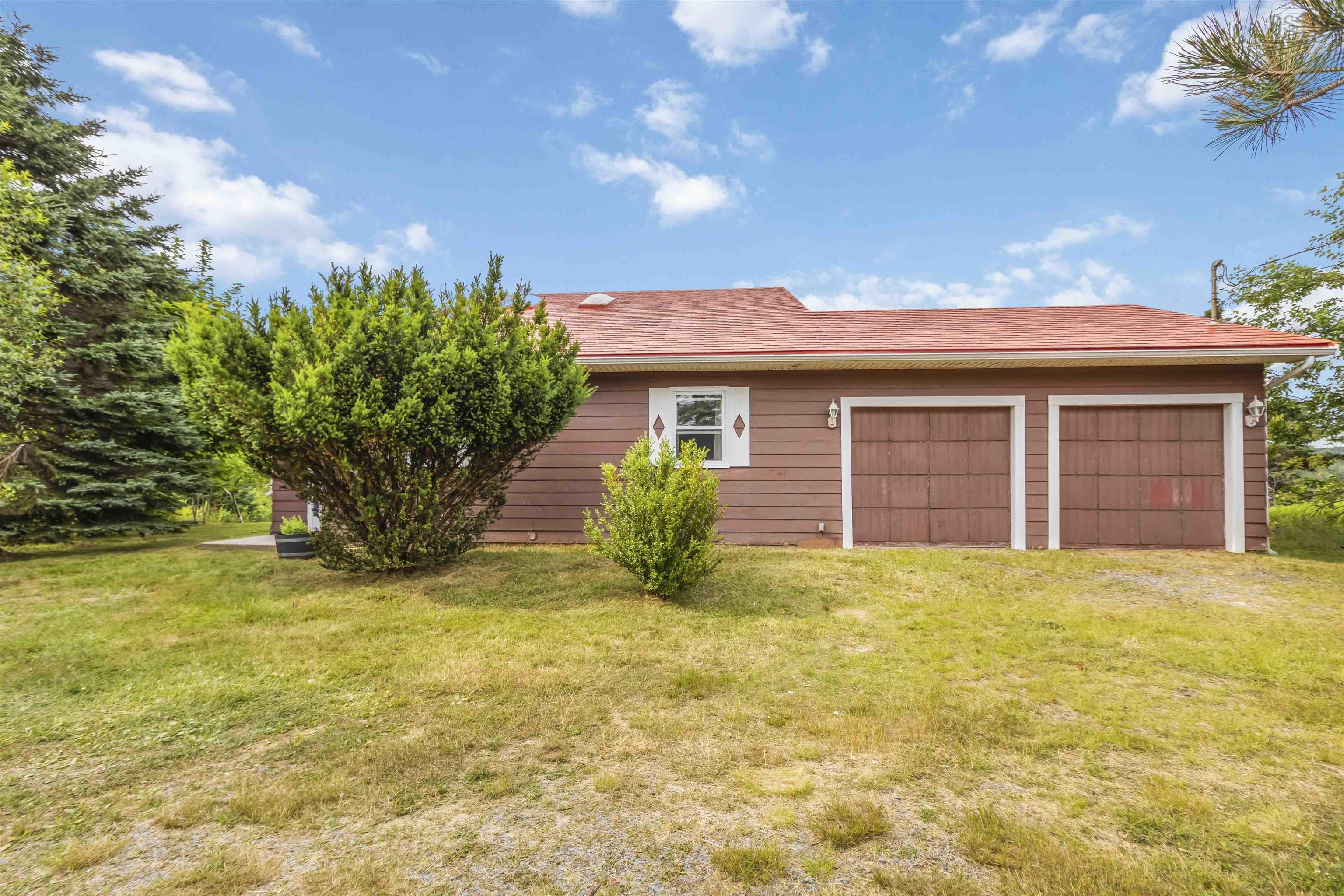 $499,900.00: 195 Bellefontaine Road, Middle Porters Lake