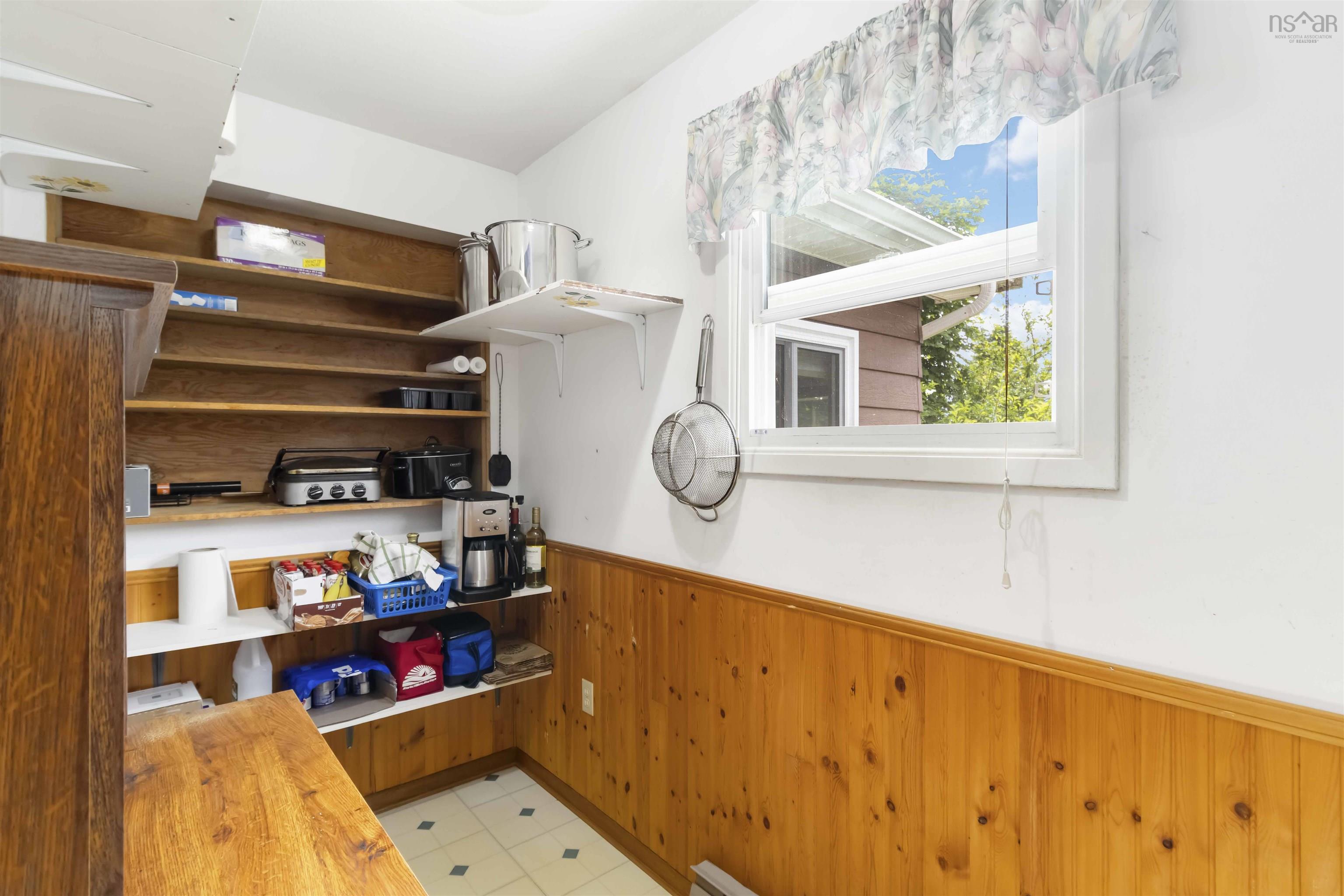 $499,900.00: 195 Bellefontaine Road, Middle Porters Lake