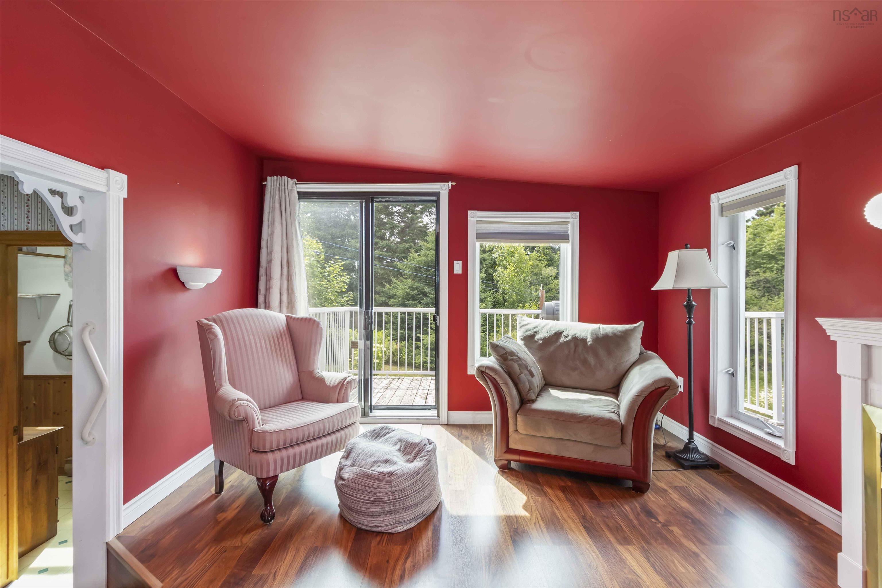 $499,900.00: 195 Bellefontaine Road, Middle Porters Lake