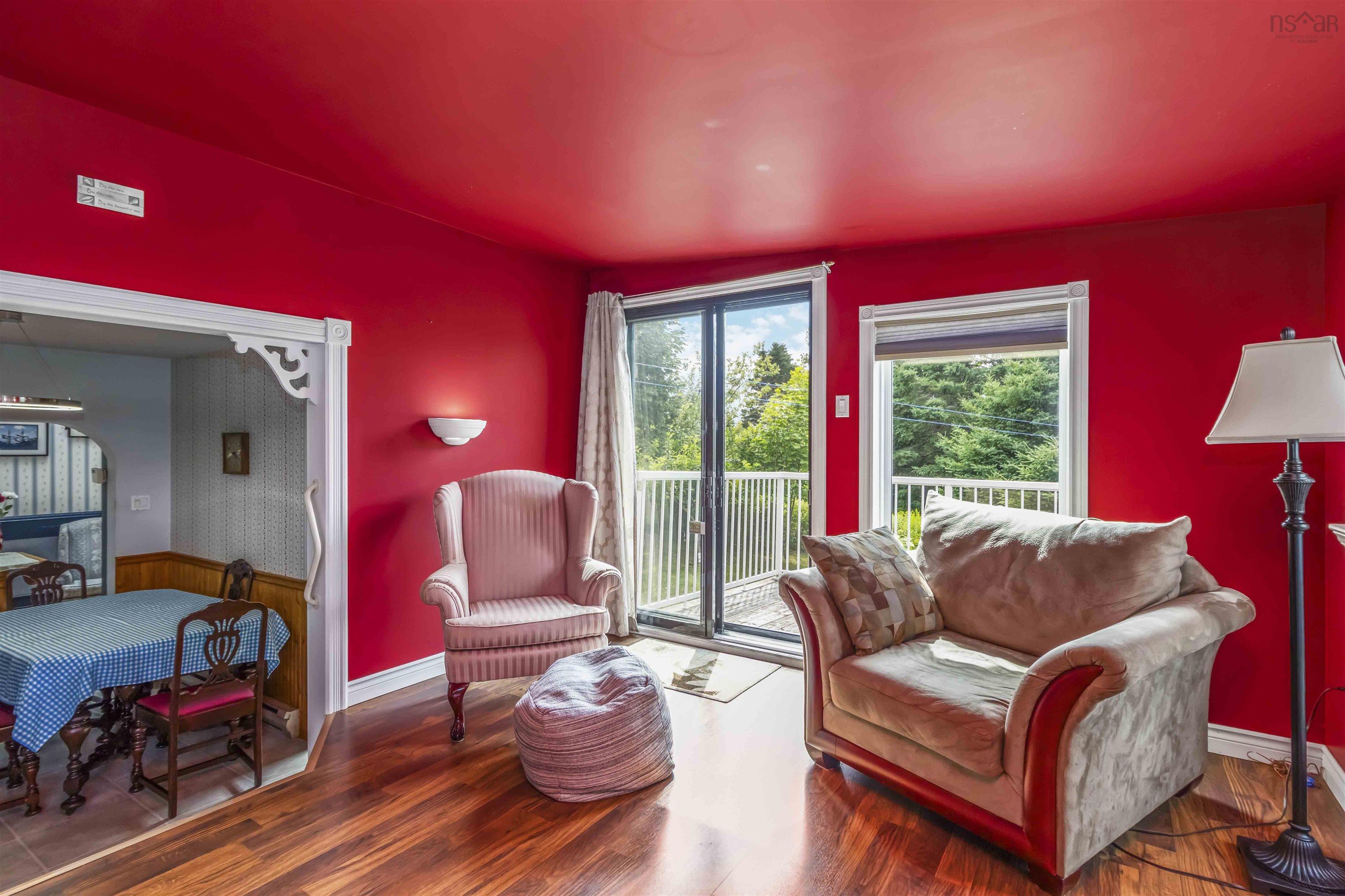 $499,900.00: 195 Bellefontaine Road, Middle Porters Lake