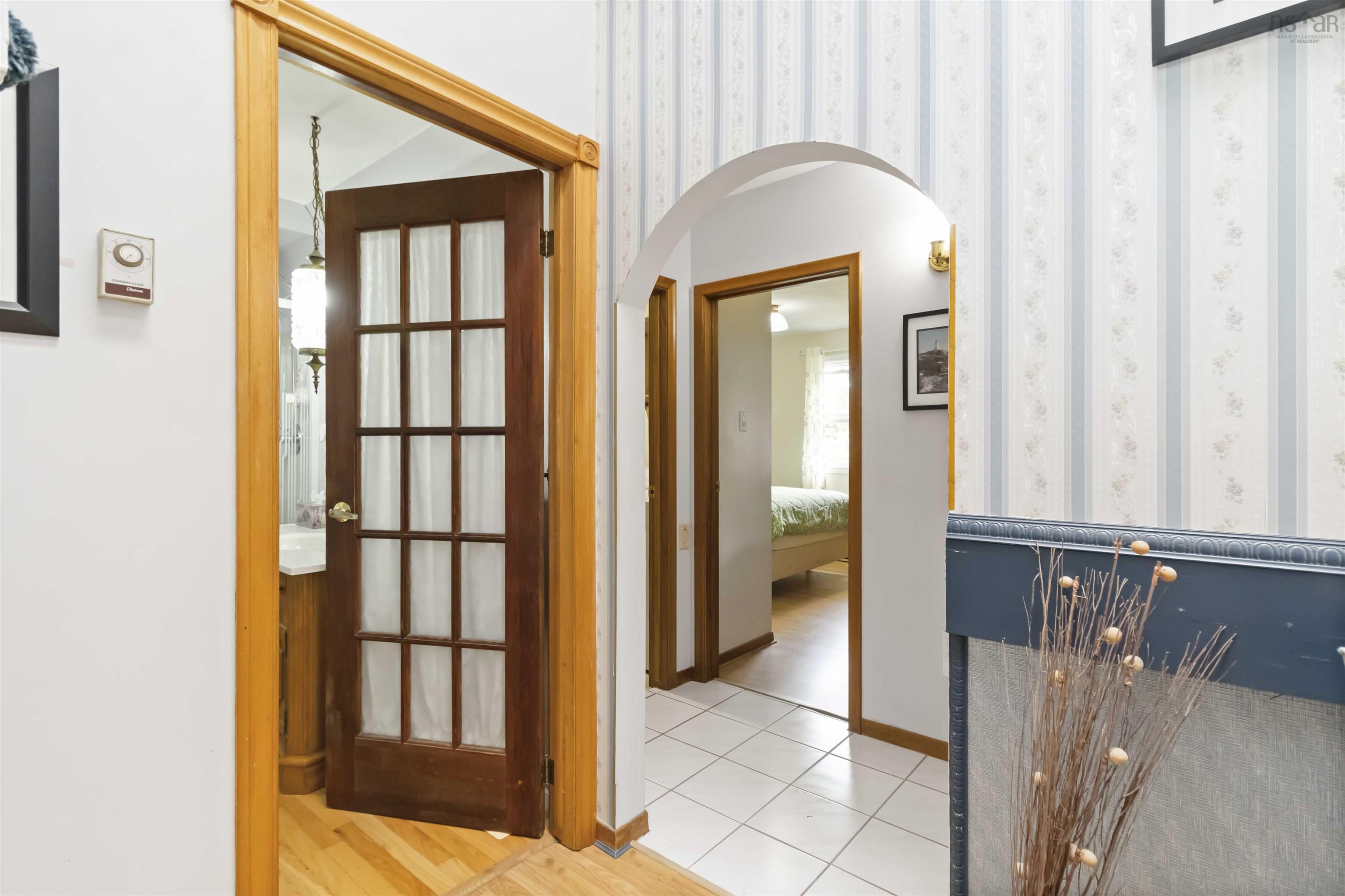 $499,900.00: 195 Bellefontaine Road, Middle Porters Lake