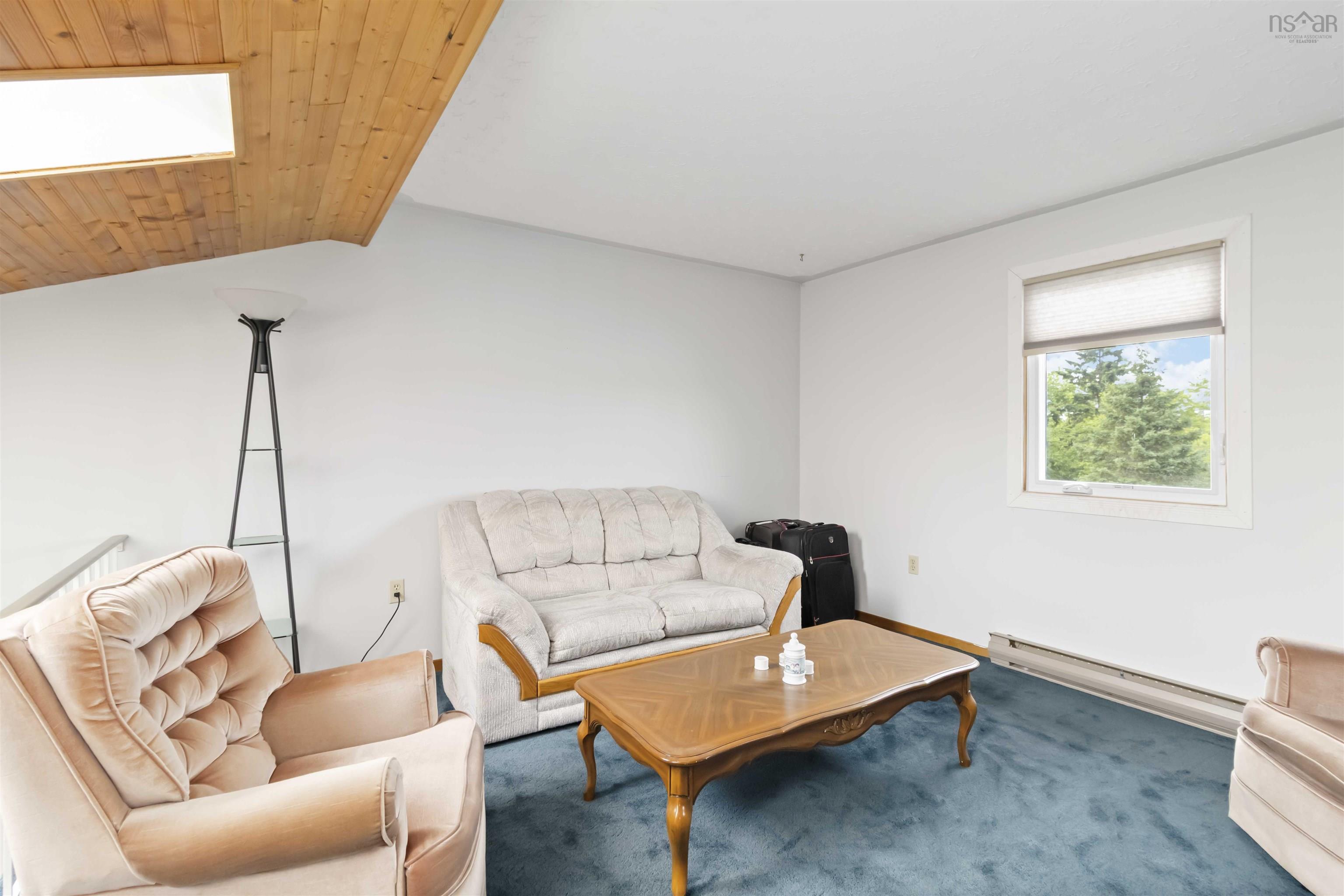 $499,900.00: 195 Bellefontaine Road, Middle Porters Lake