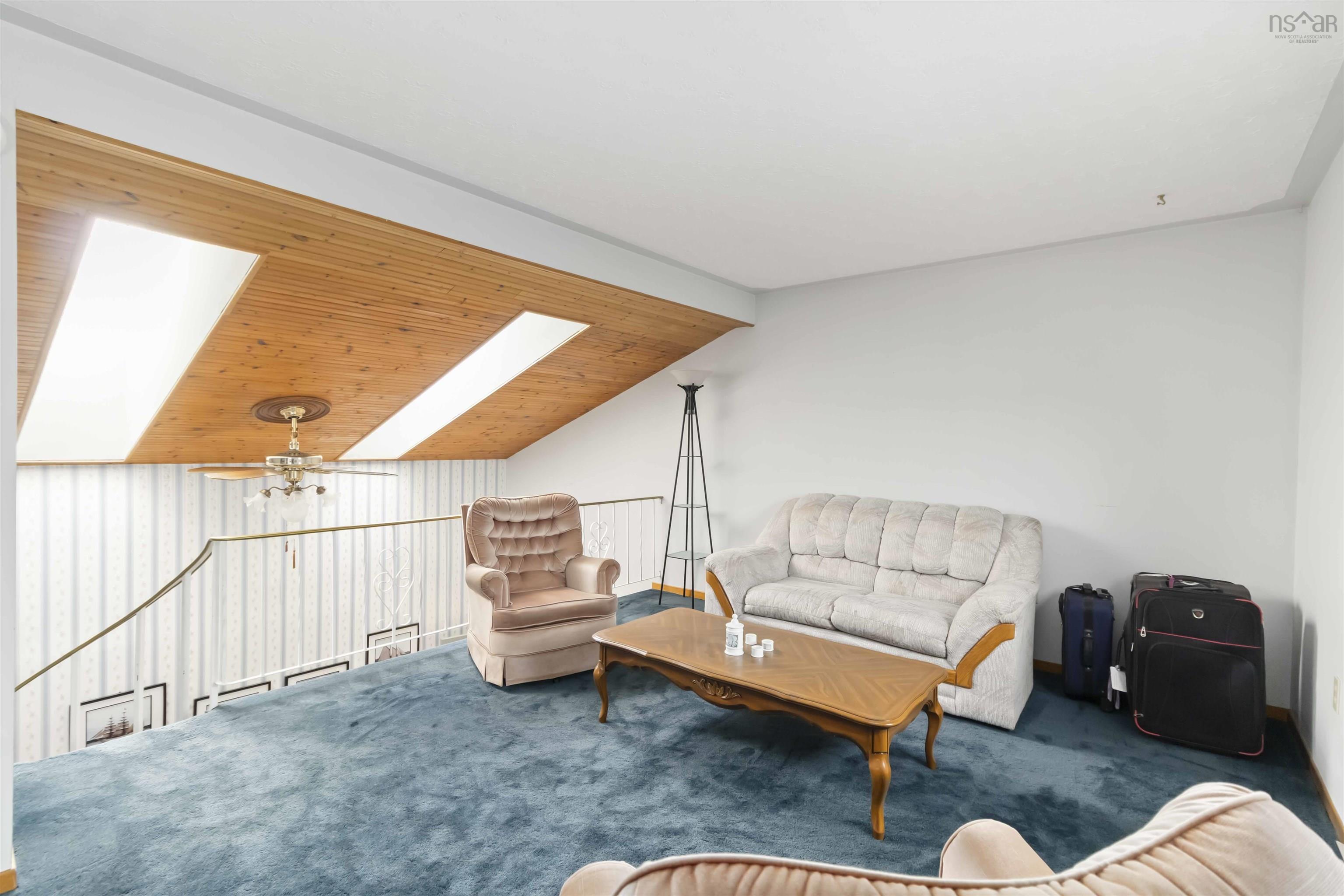 $499,900.00: 195 Bellefontaine Road, Middle Porters Lake