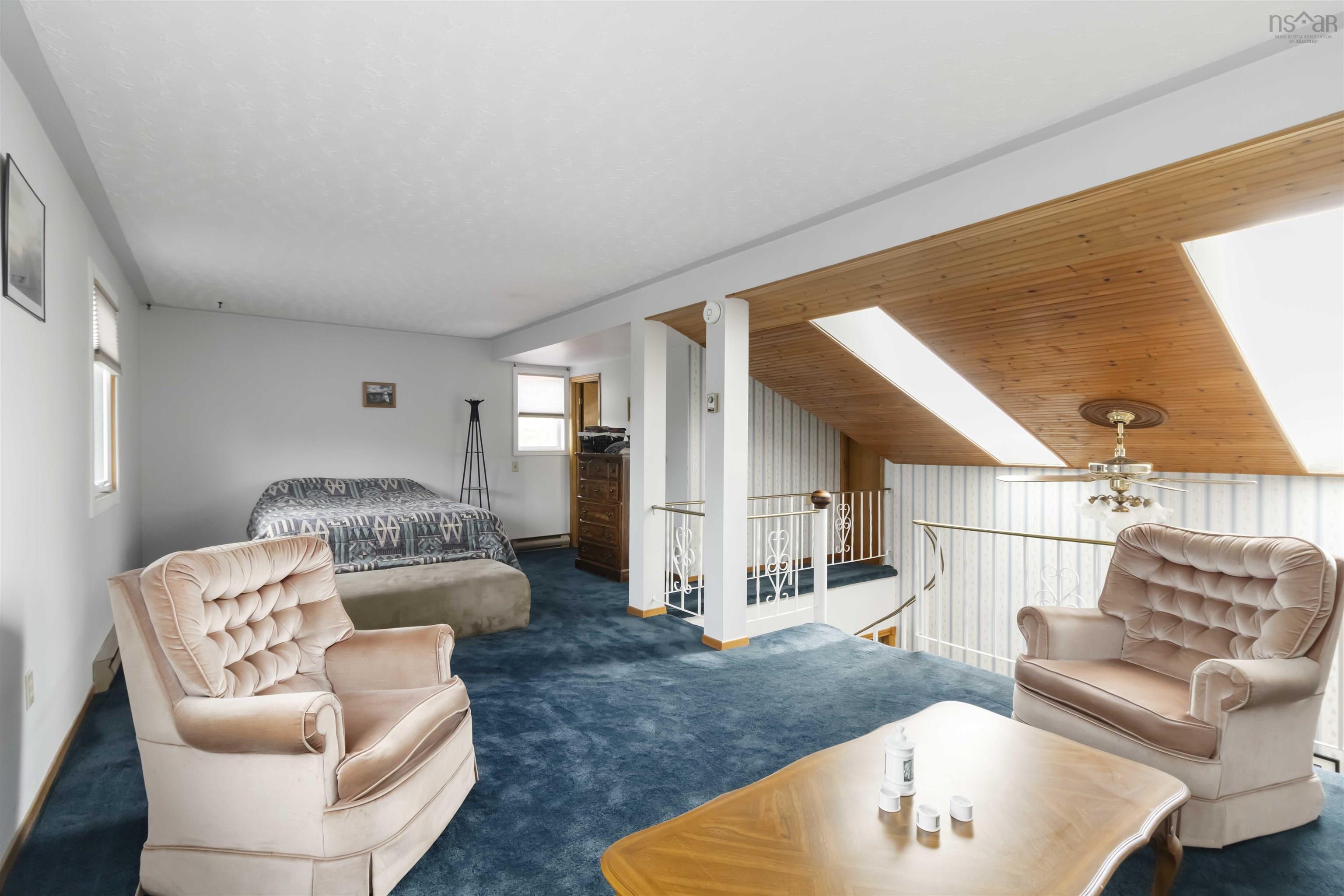 $499,900.00: 195 Bellefontaine Road, Middle Porters Lake