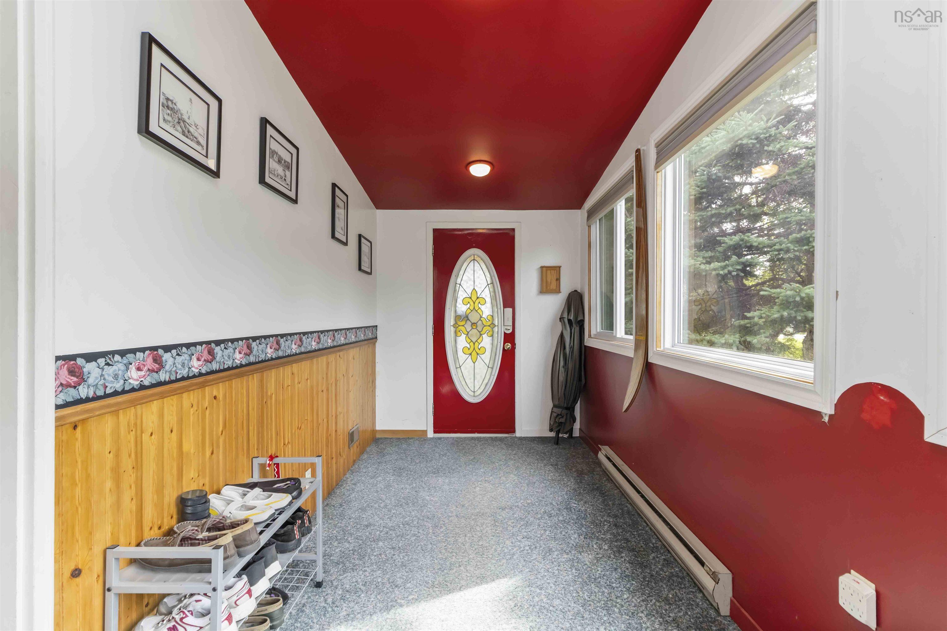 $499,900.00: 195 Bellefontaine Road, Middle Porters Lake