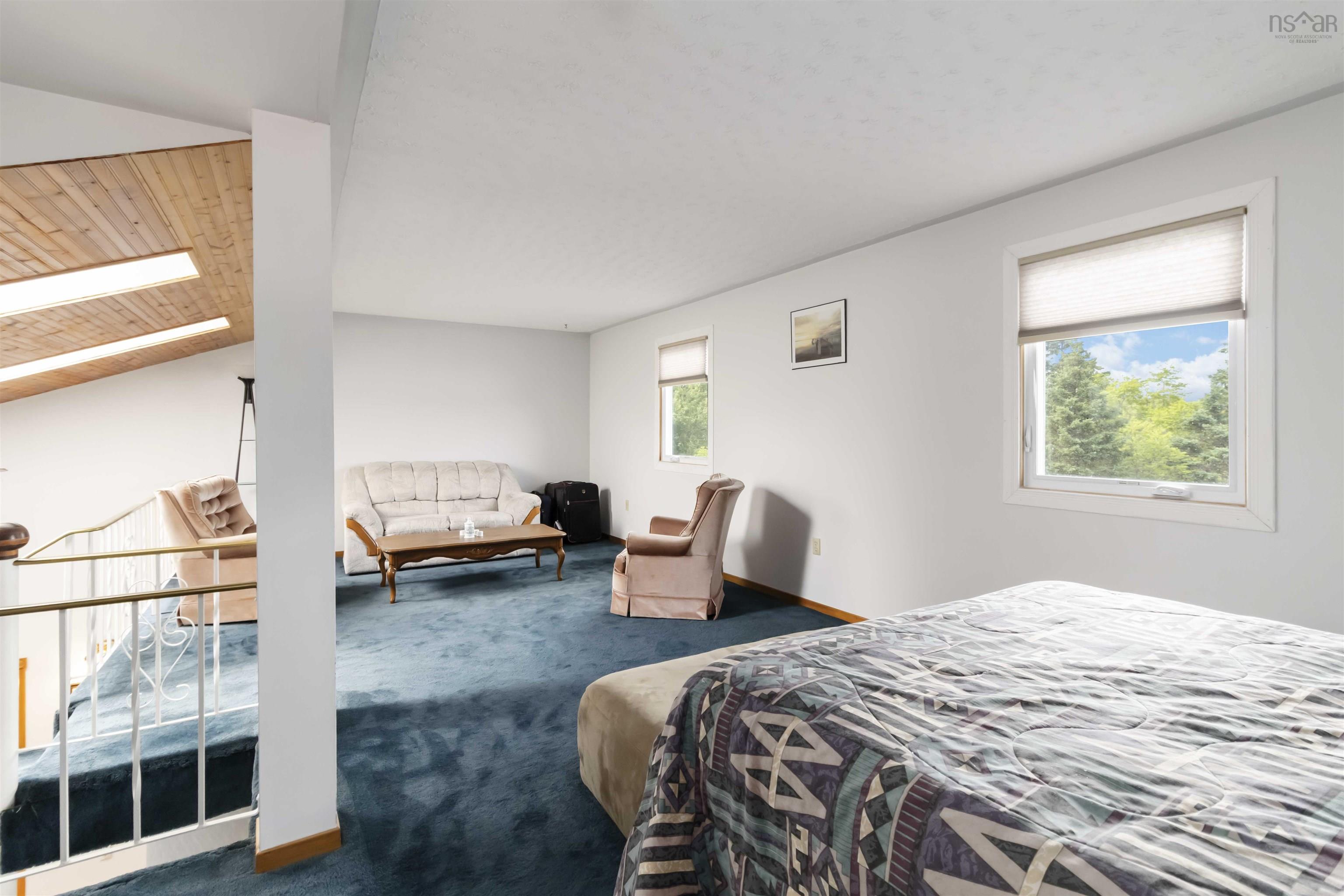 $499,900.00: 195 Bellefontaine Road, Middle Porters Lake