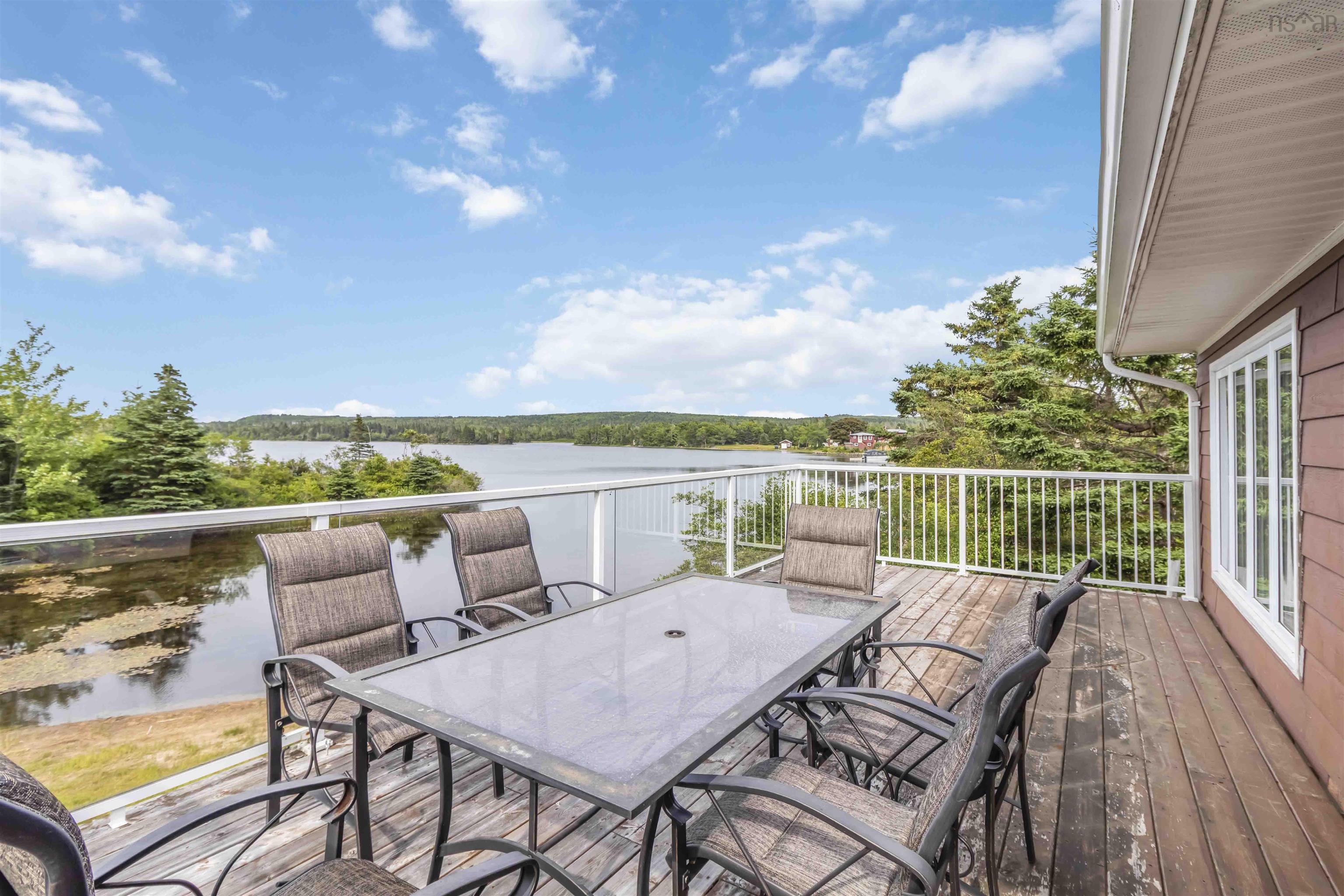 $499,900.00: 195 Bellefontaine Road, Middle Porters Lake