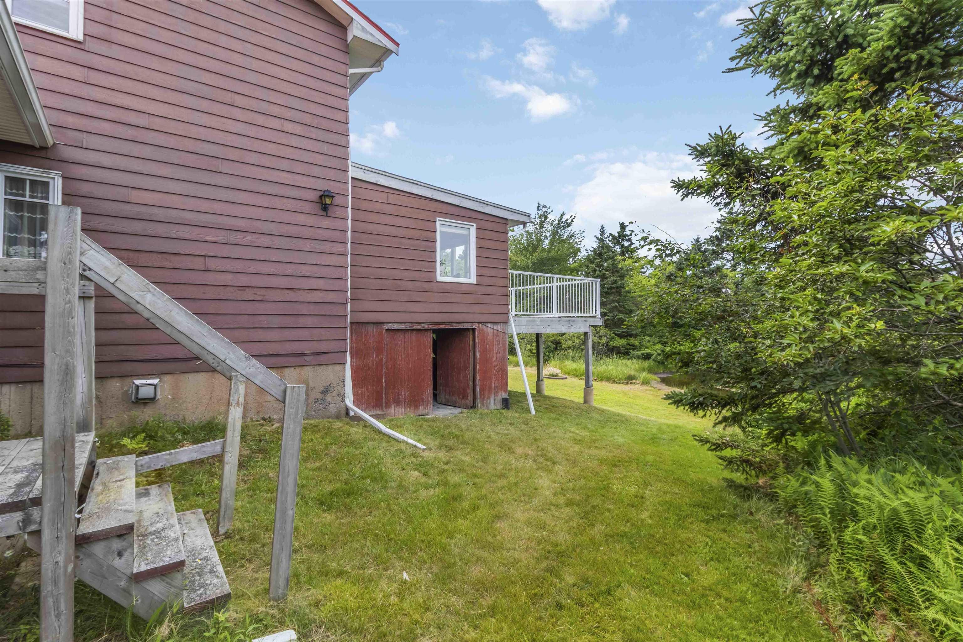 $499,900.00: 195 Bellefontaine Road, Middle Porters Lake