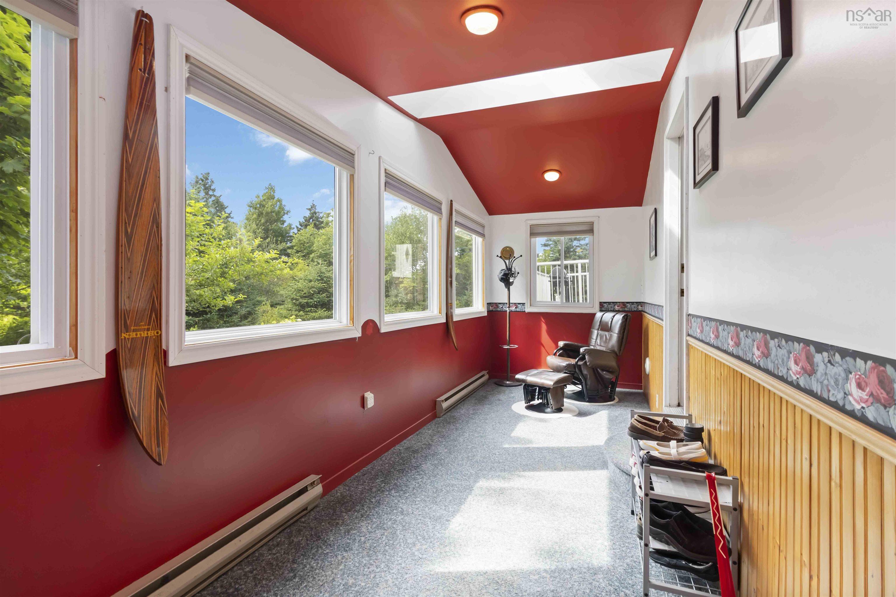 $499,900.00: 195 Bellefontaine Road, Middle Porters Lake