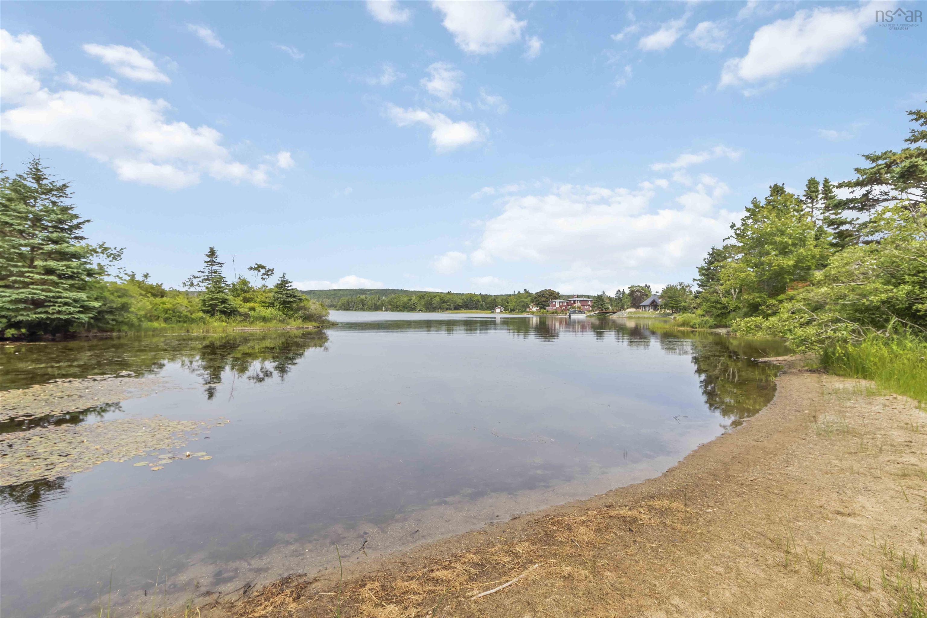 $499,900.00: 195 Bellefontaine Road, Middle Porters Lake