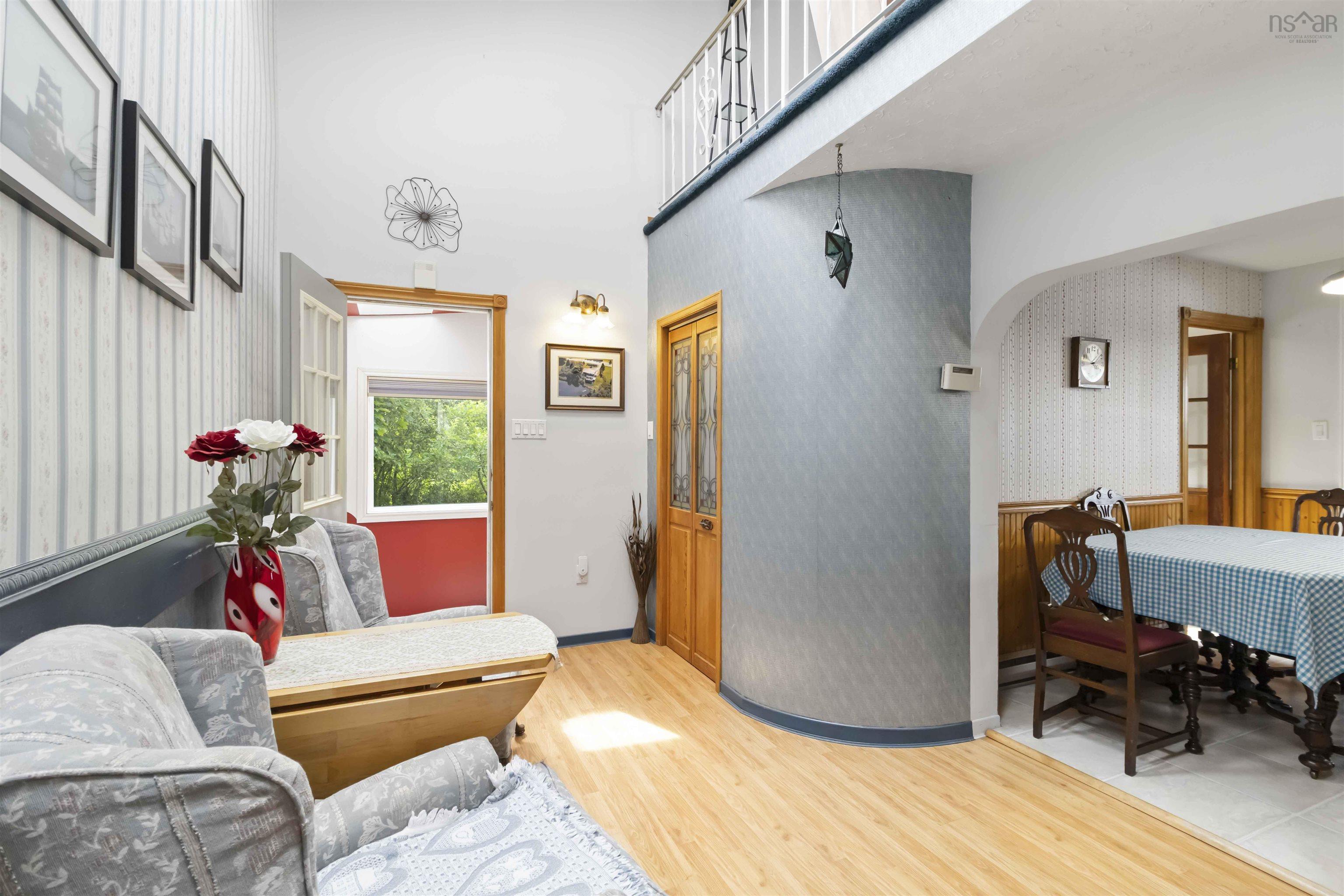 $499,900.00: 195 Bellefontaine Road, Middle Porters Lake