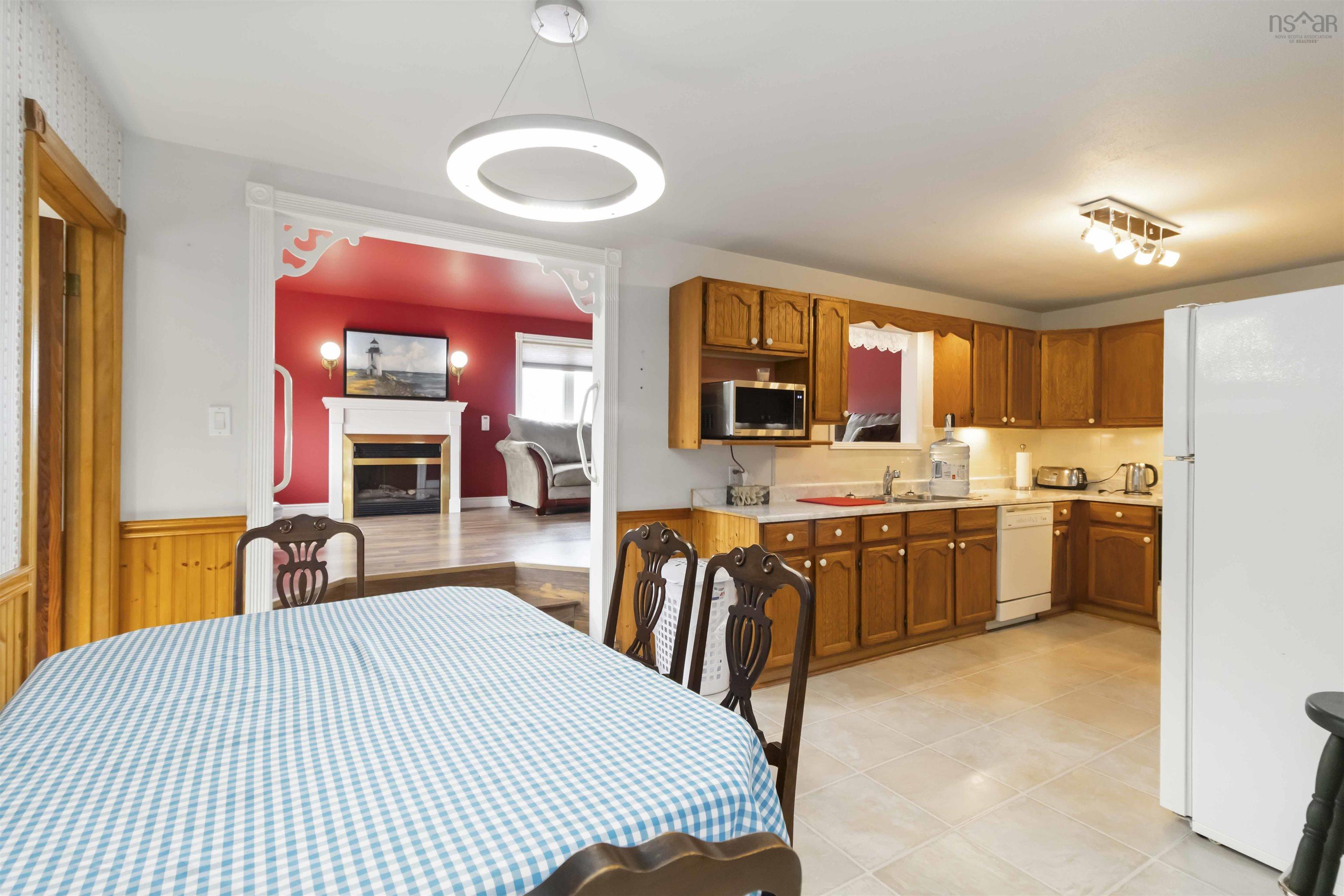 $499,900.00: 195 Bellefontaine Road, Middle Porters Lake