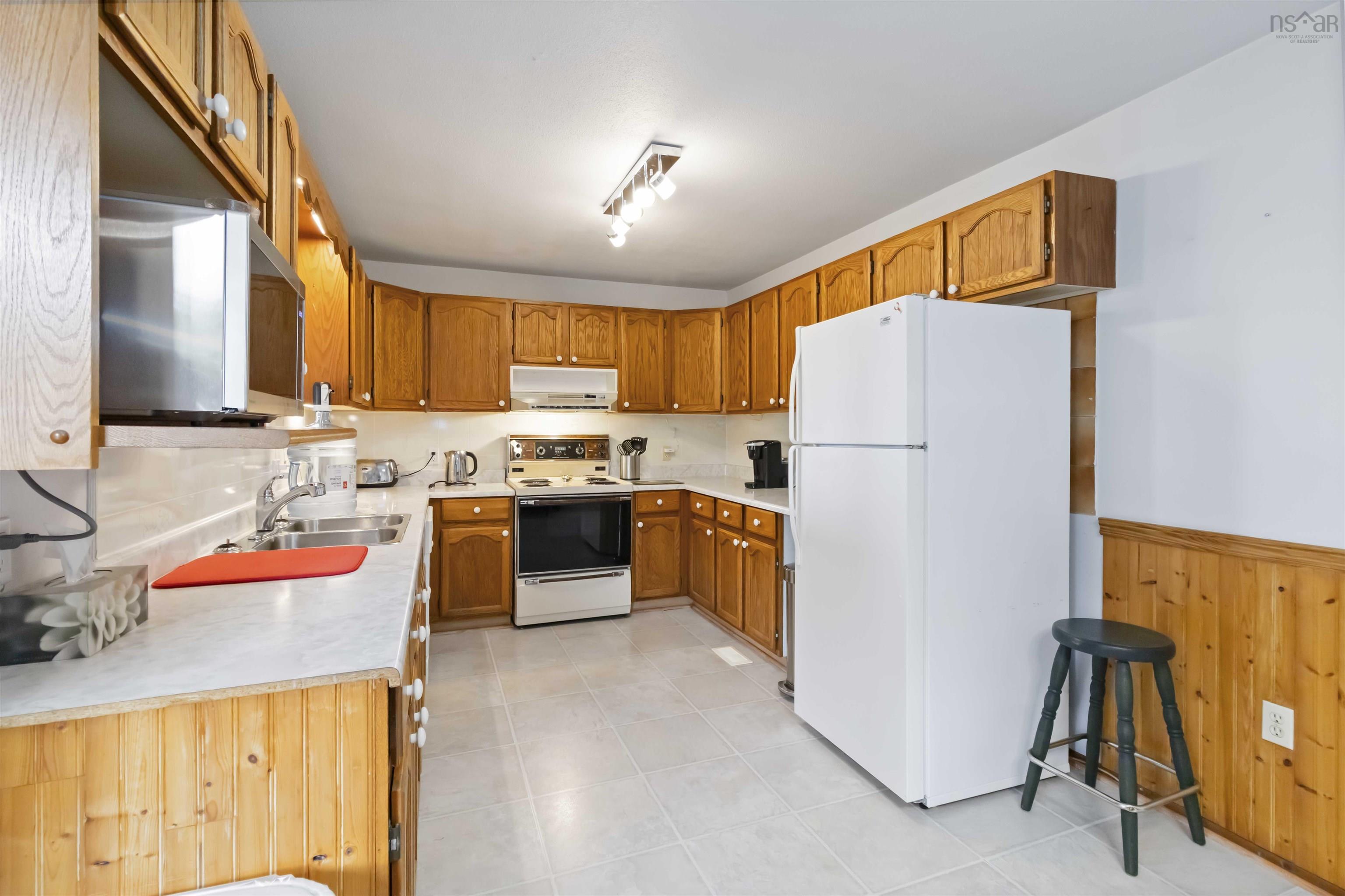 $499,900.00: 195 Bellefontaine Road, Middle Porters Lake