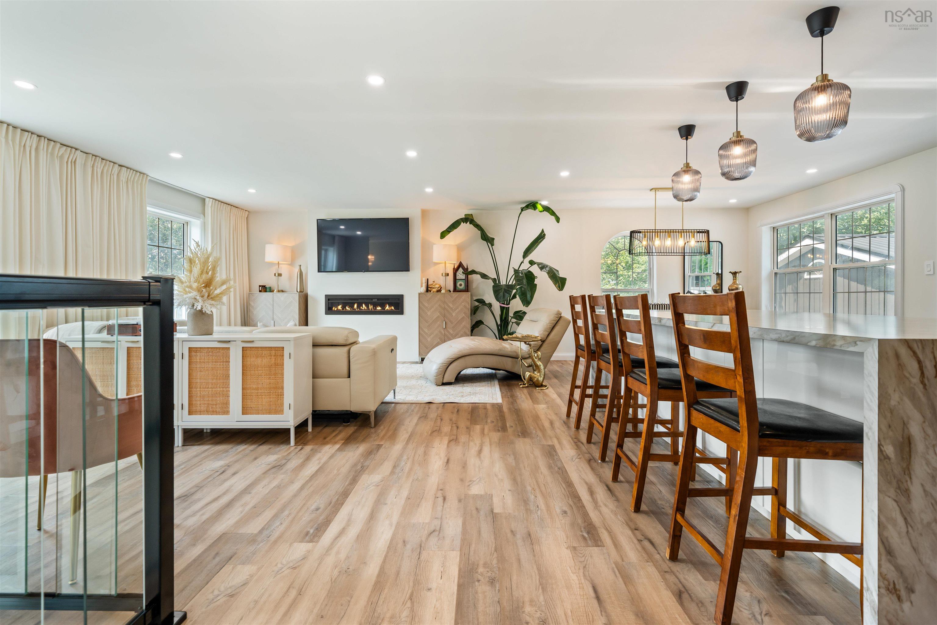 $569,000.00: 157 Meadowland Avenue, Valley