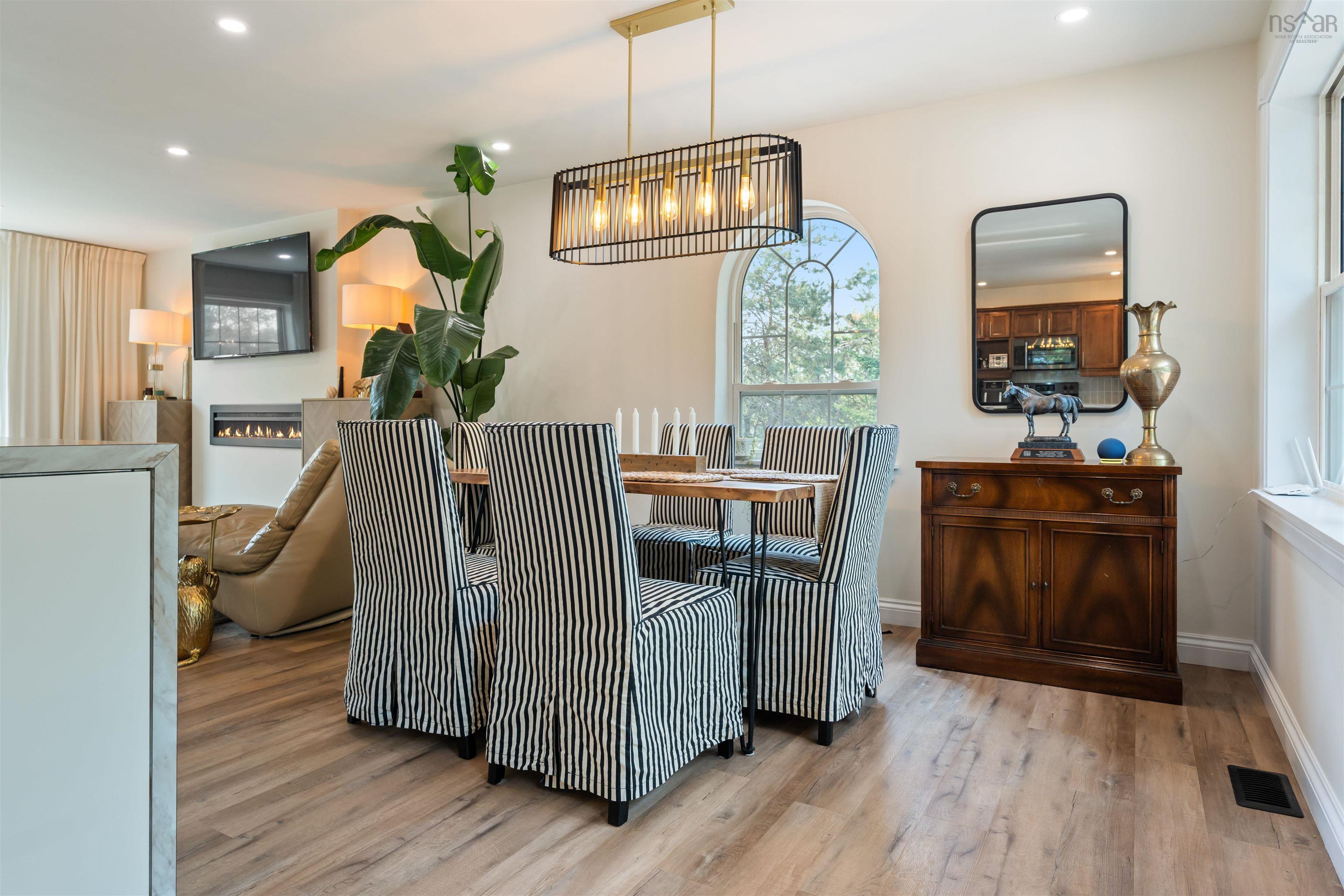 $569,000.00: 157 Meadowland Avenue, Valley