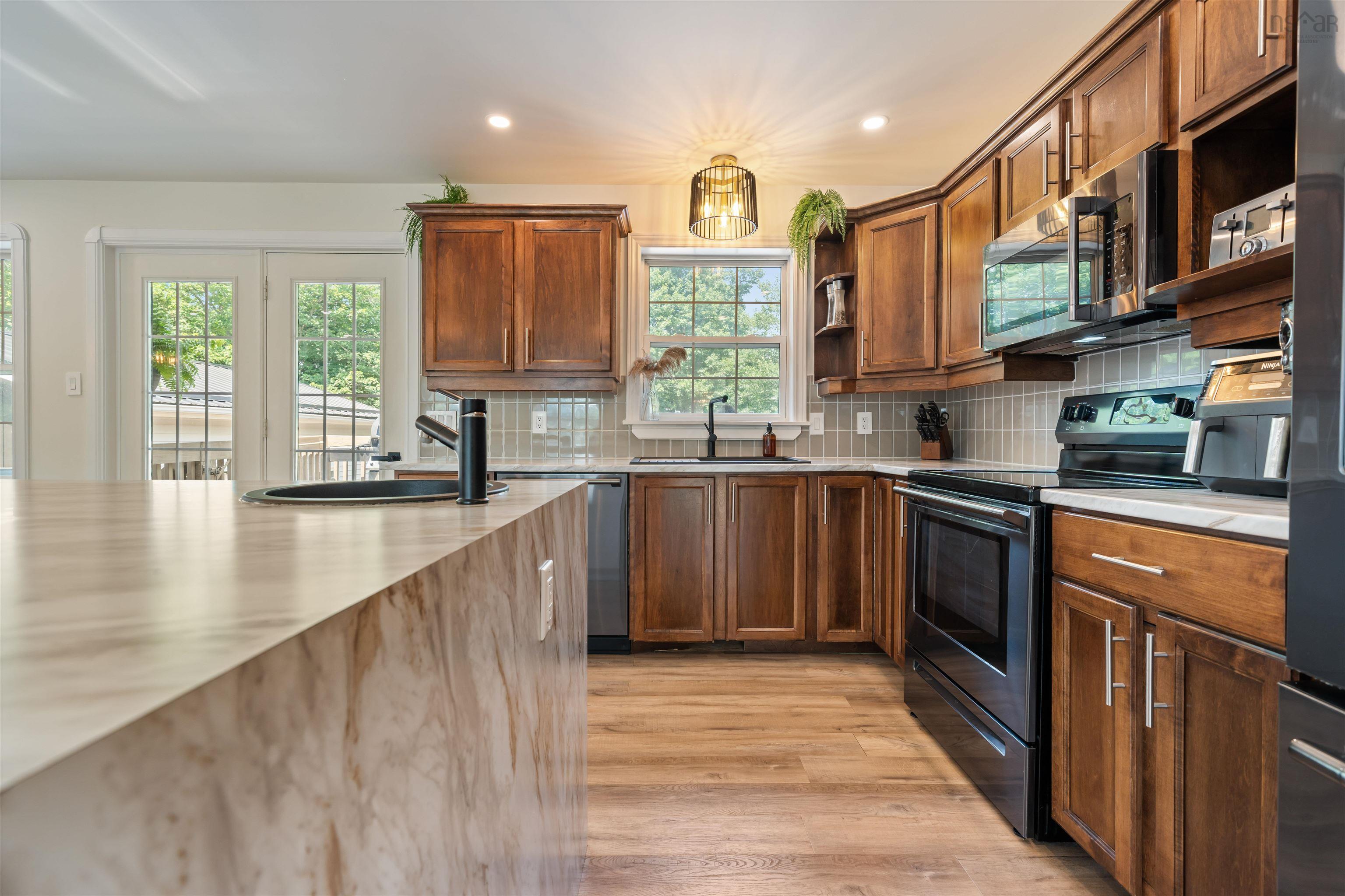 $569,000.00: 157 Meadowland Avenue, Valley