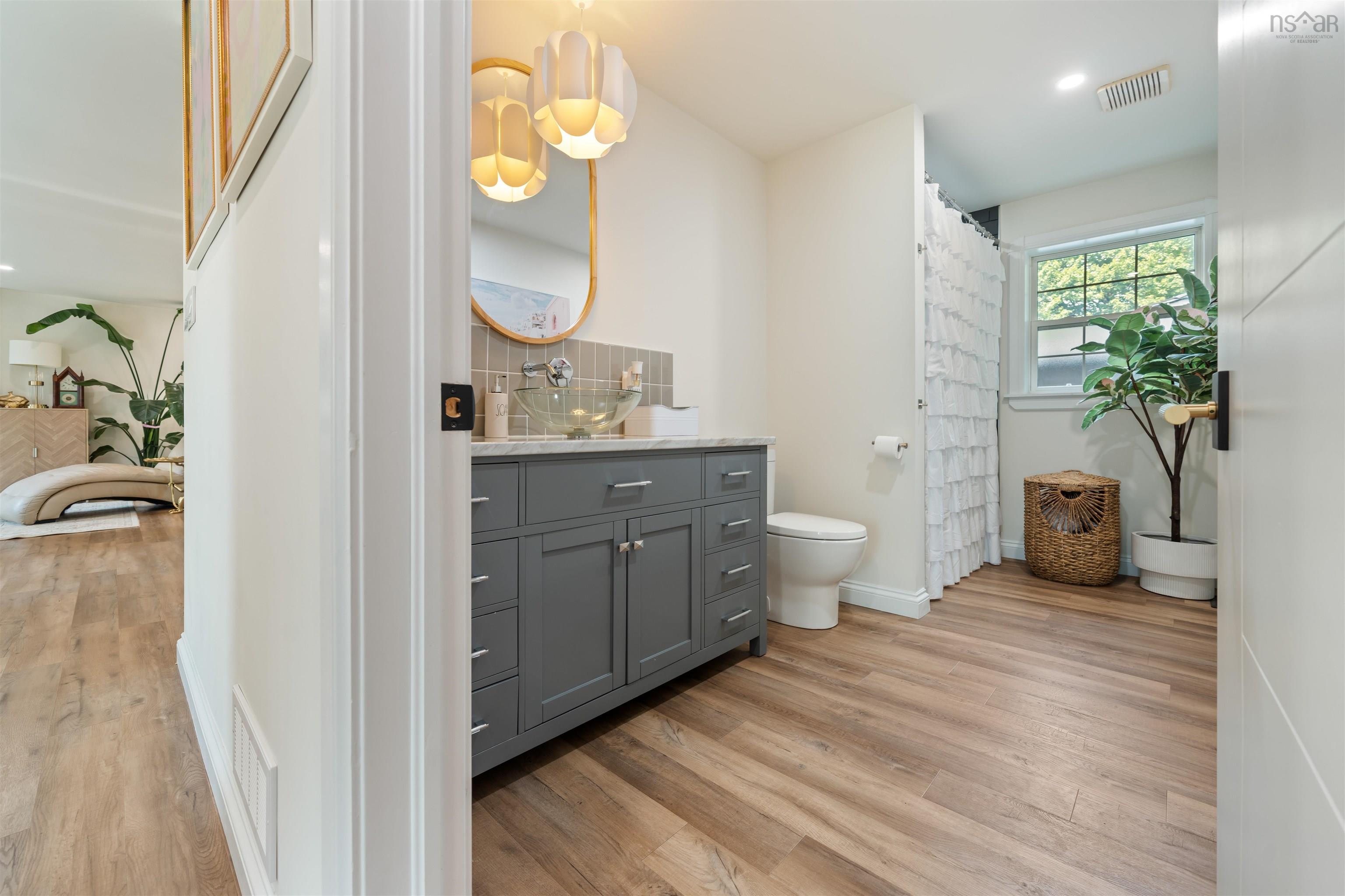 $569,000.00: 157 Meadowland Avenue, Valley