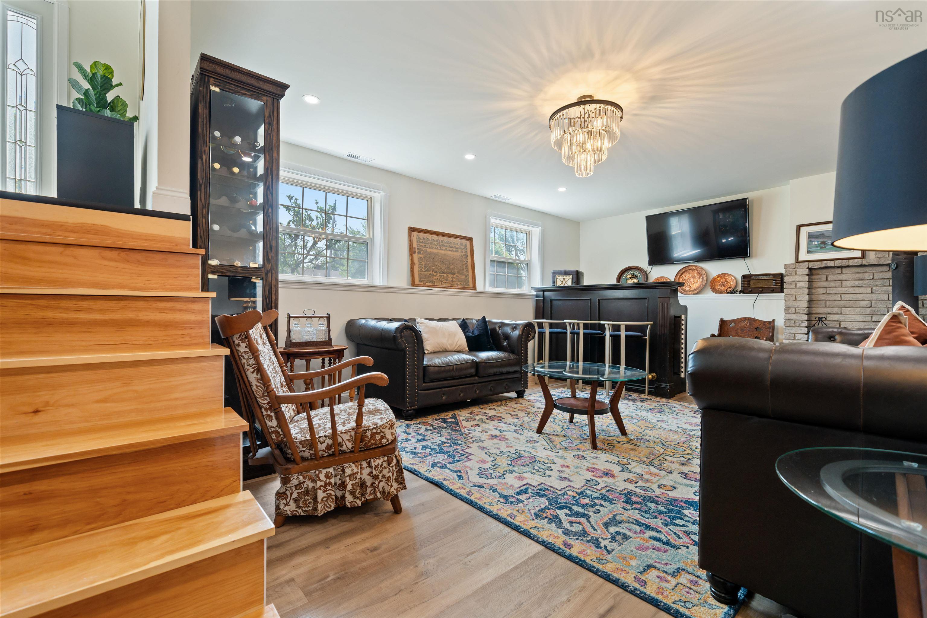 $569,000.00: 157 Meadowland Avenue, Valley