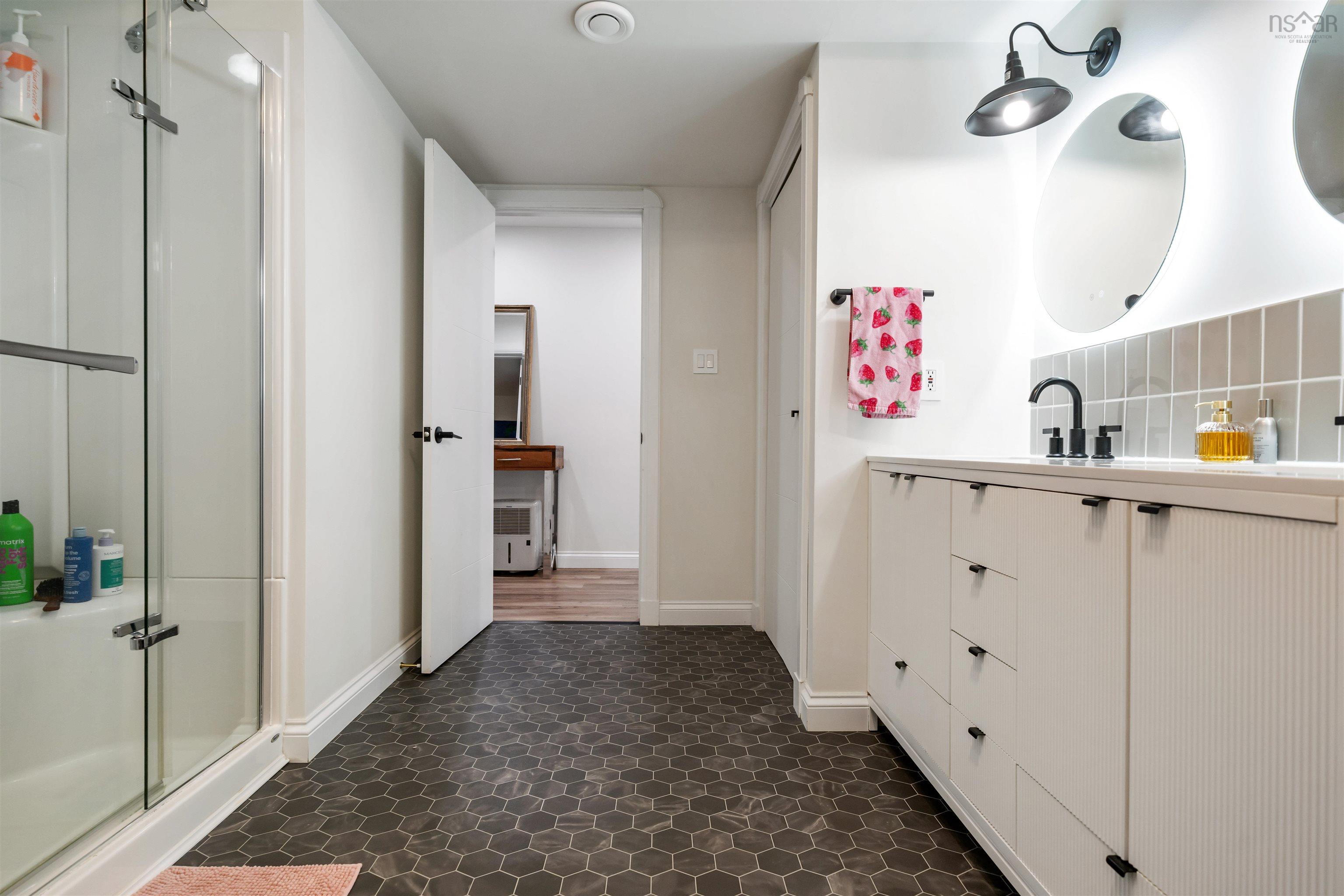 $569,000.00: 157 Meadowland Avenue, Valley