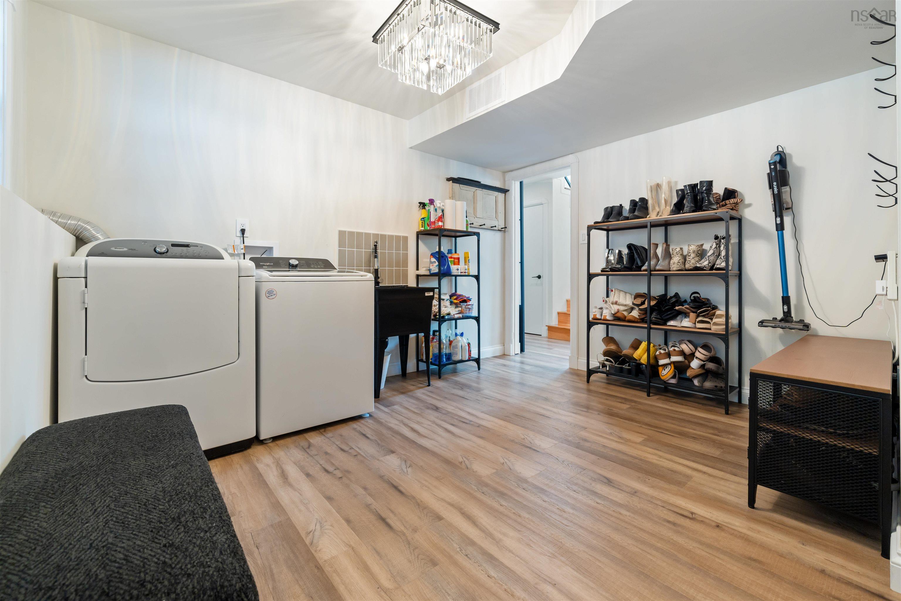 $569,000.00: 157 Meadowland Avenue, Valley