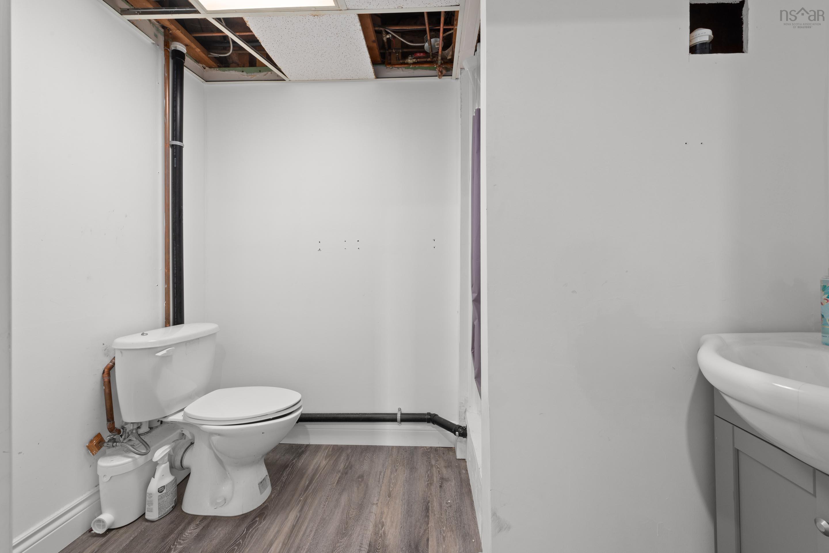 $399,900.00: 172 Candy Mountain Road, Mineville