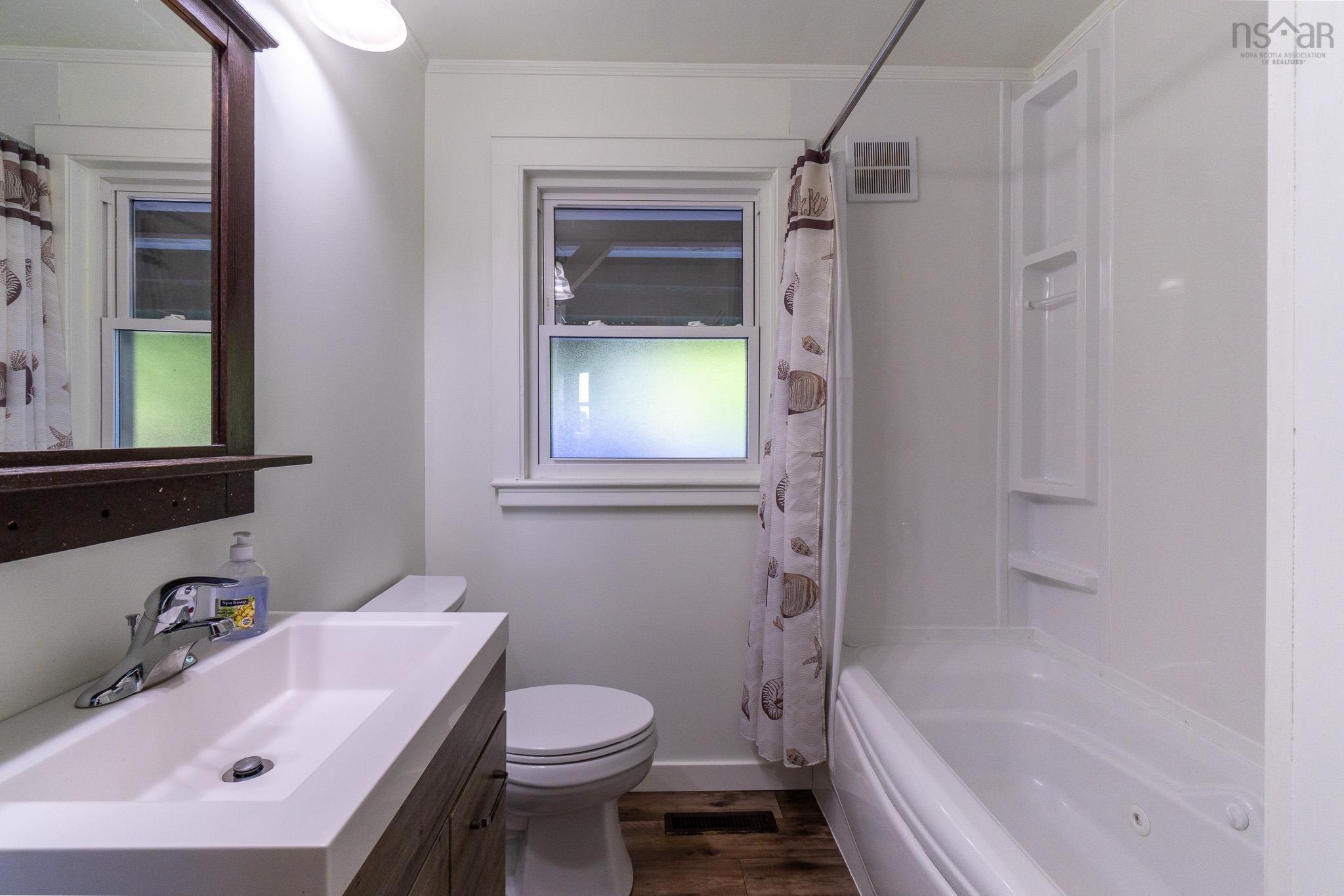 $422,000.00: 21 Maple Avenue, Hantsport