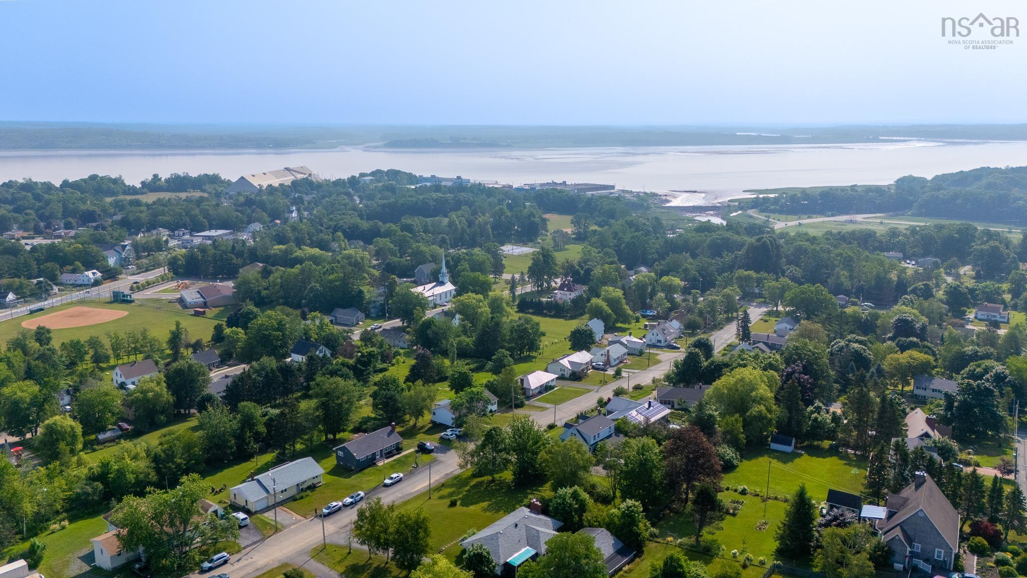 $422,000.00: 21 Maple Avenue, Hantsport