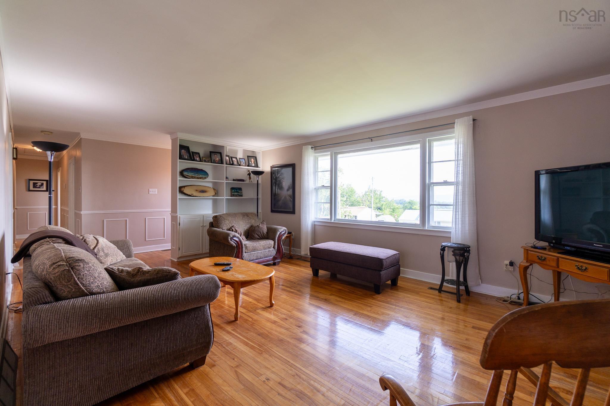 $422,000.00: 21 Maple Avenue, Hantsport