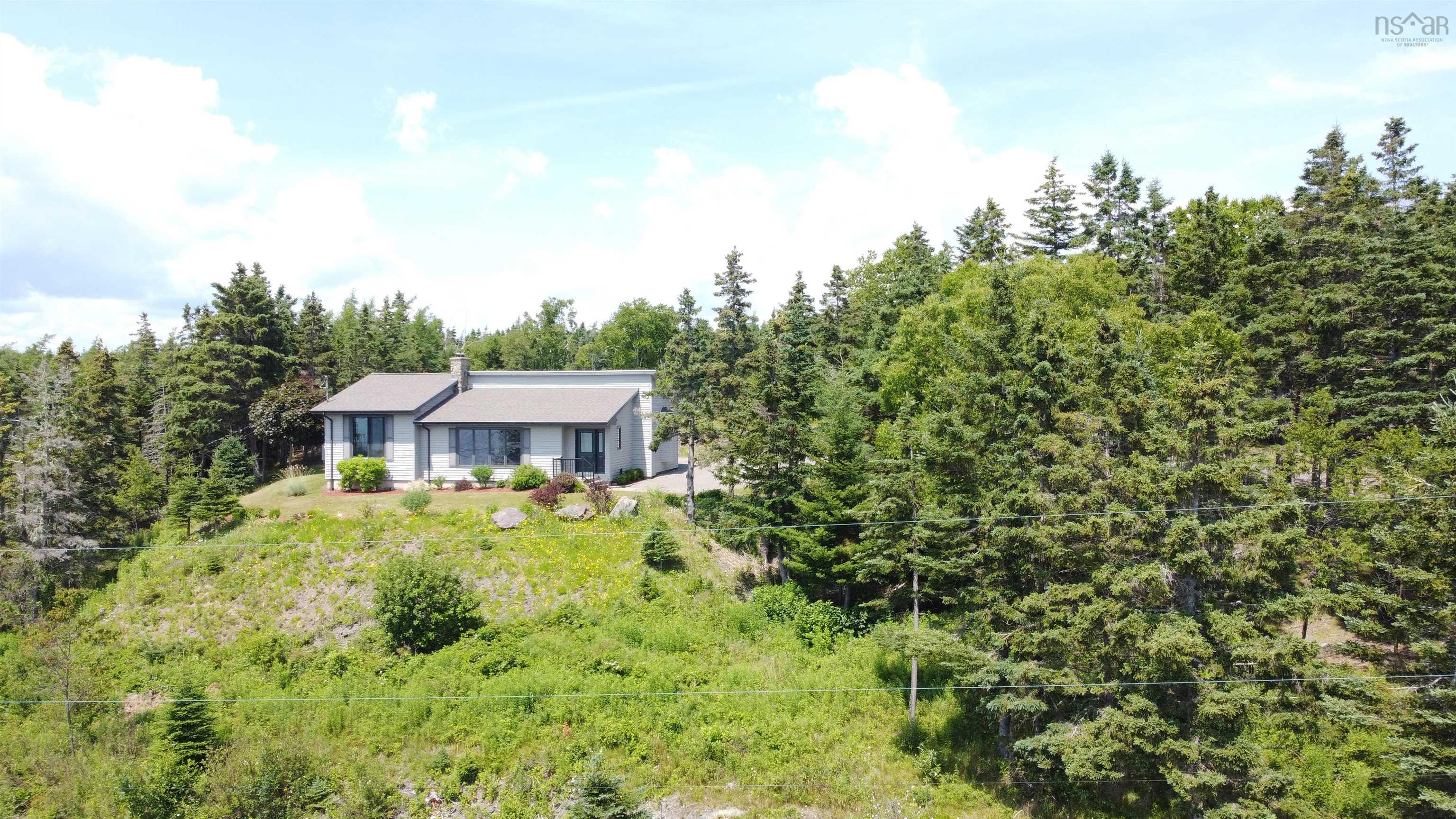 $469,900.00: 351 Lochside Road, D