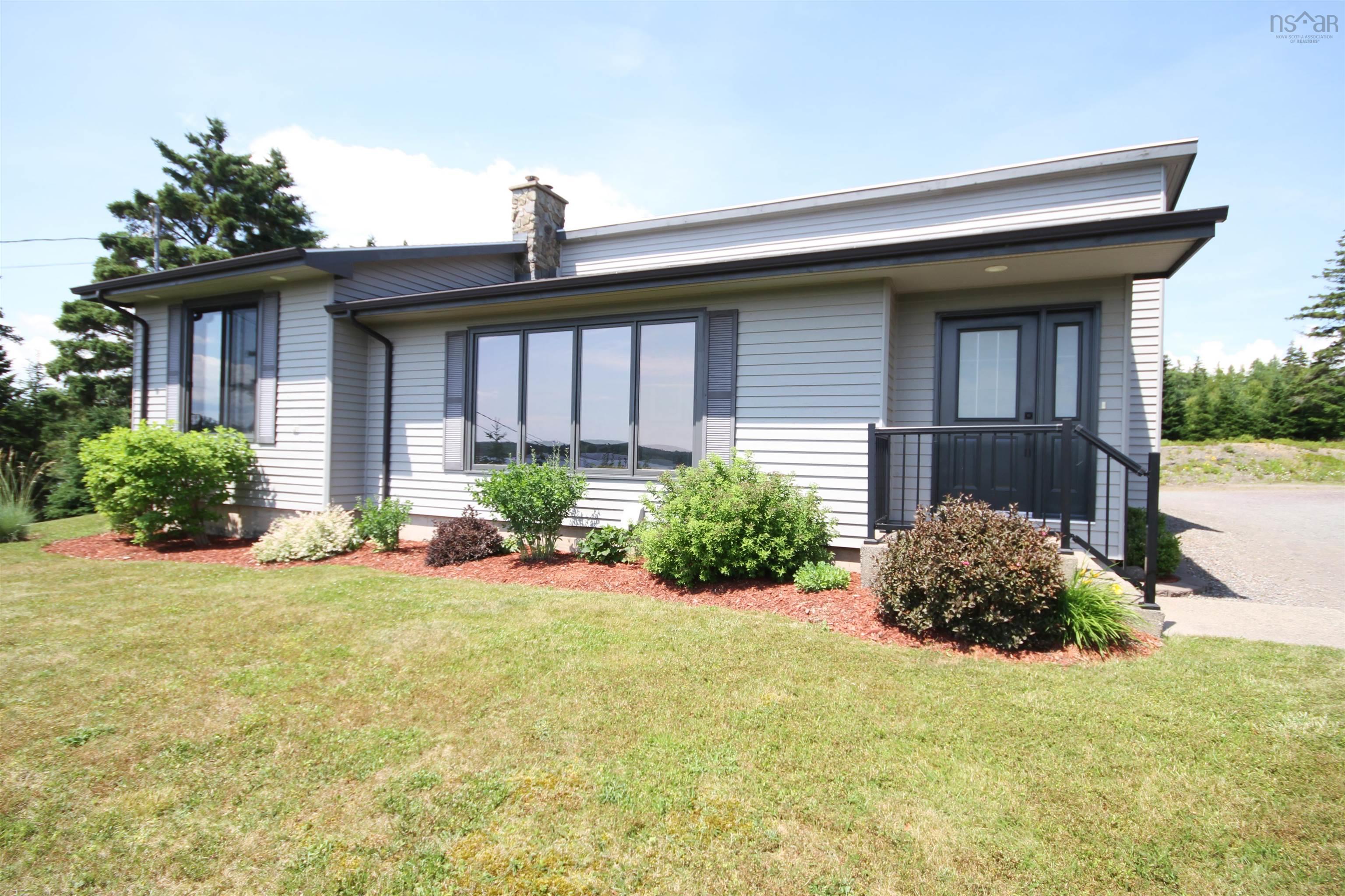 $469,900.00: 351 Lochside Road, D